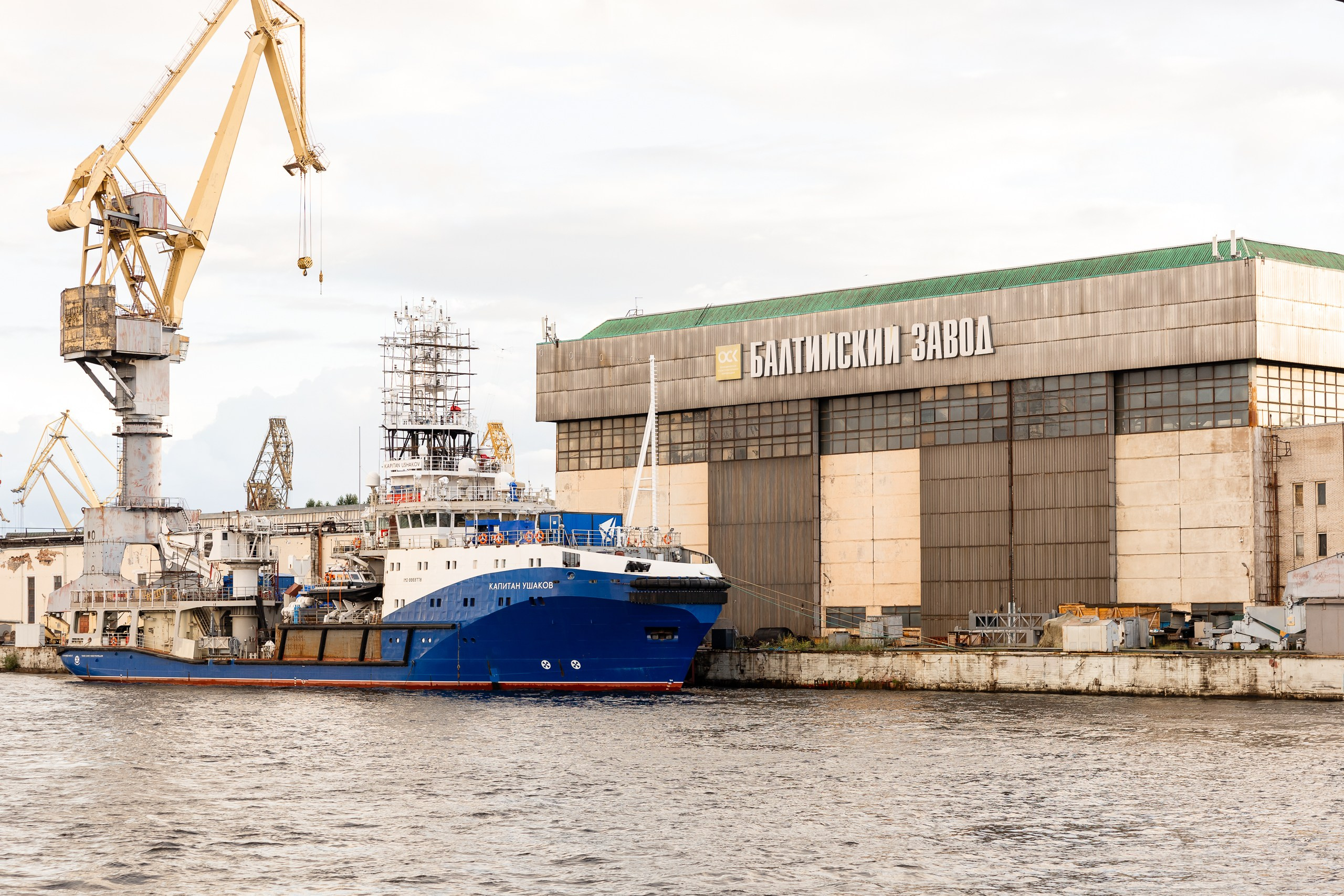 Экскурсия на двухпалубном теплоходе по Неве. Фотограф в Санкт-Петербурге — Сергей Петров