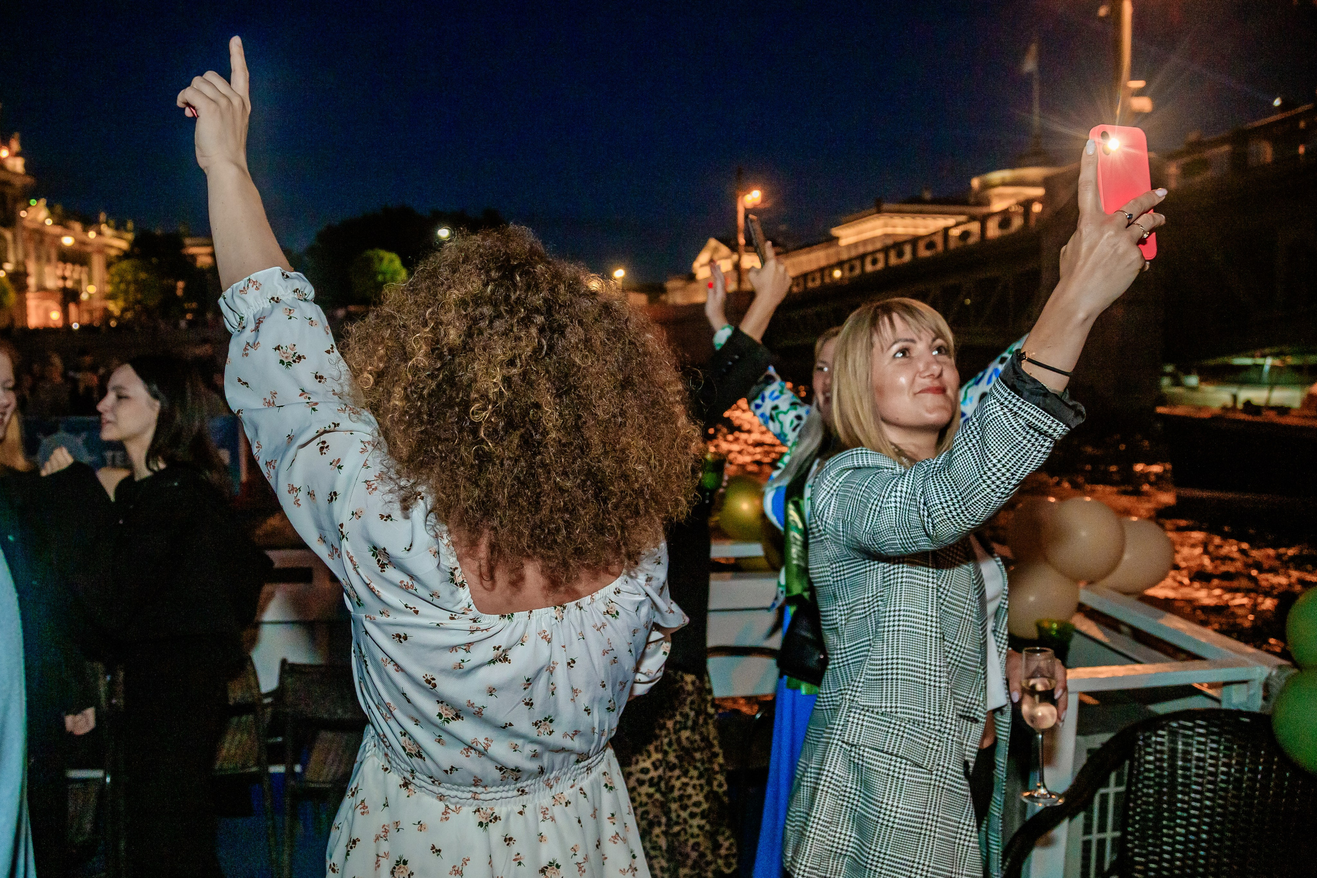 Выпускной на теплоходе. Фотограф в Санкт-Петербурге Чумаков Семен