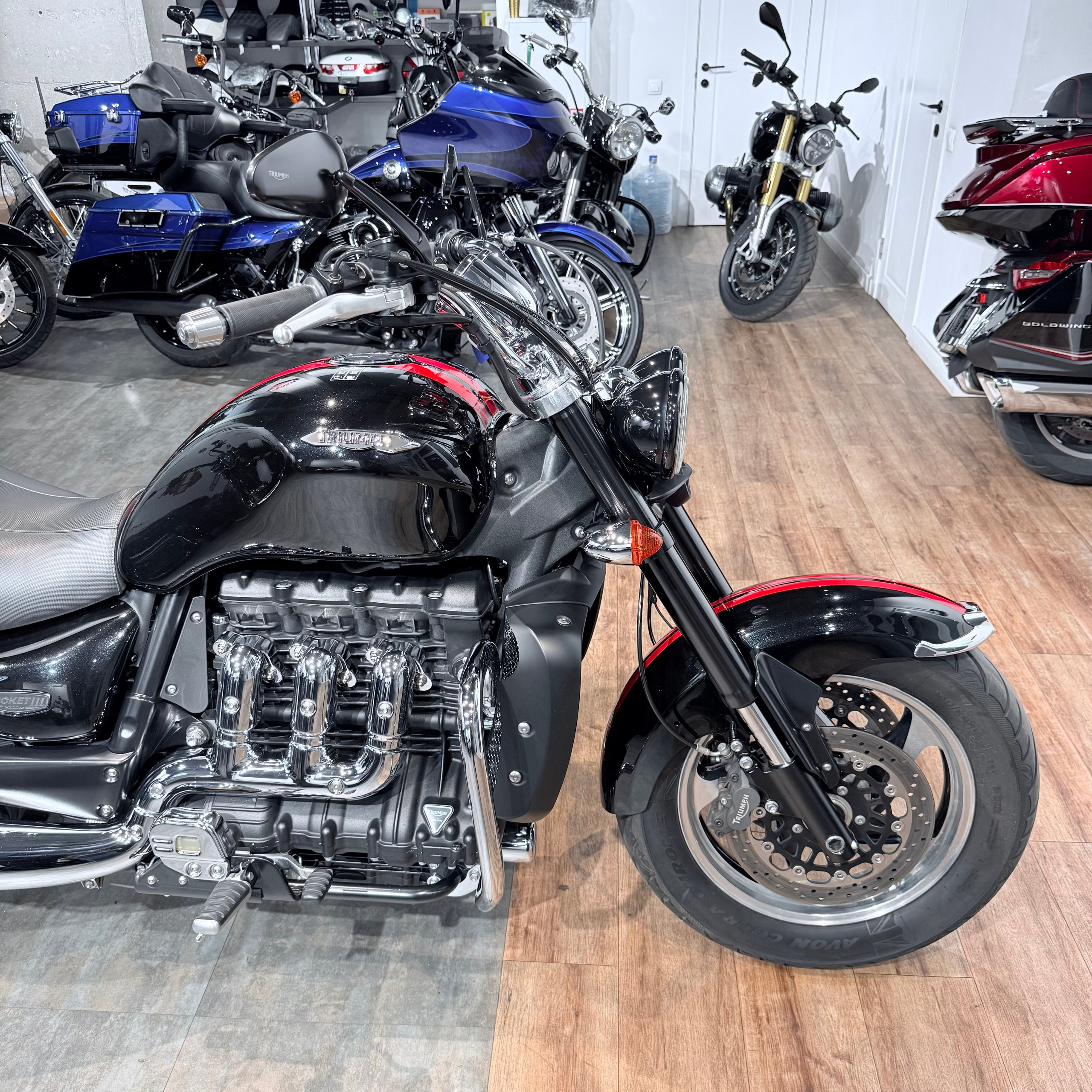 Купить Triumph 2017 Rocket III Roadster — подробнее на сайте. Hello Davidson, Москва. Только хорошие мотоциклы…