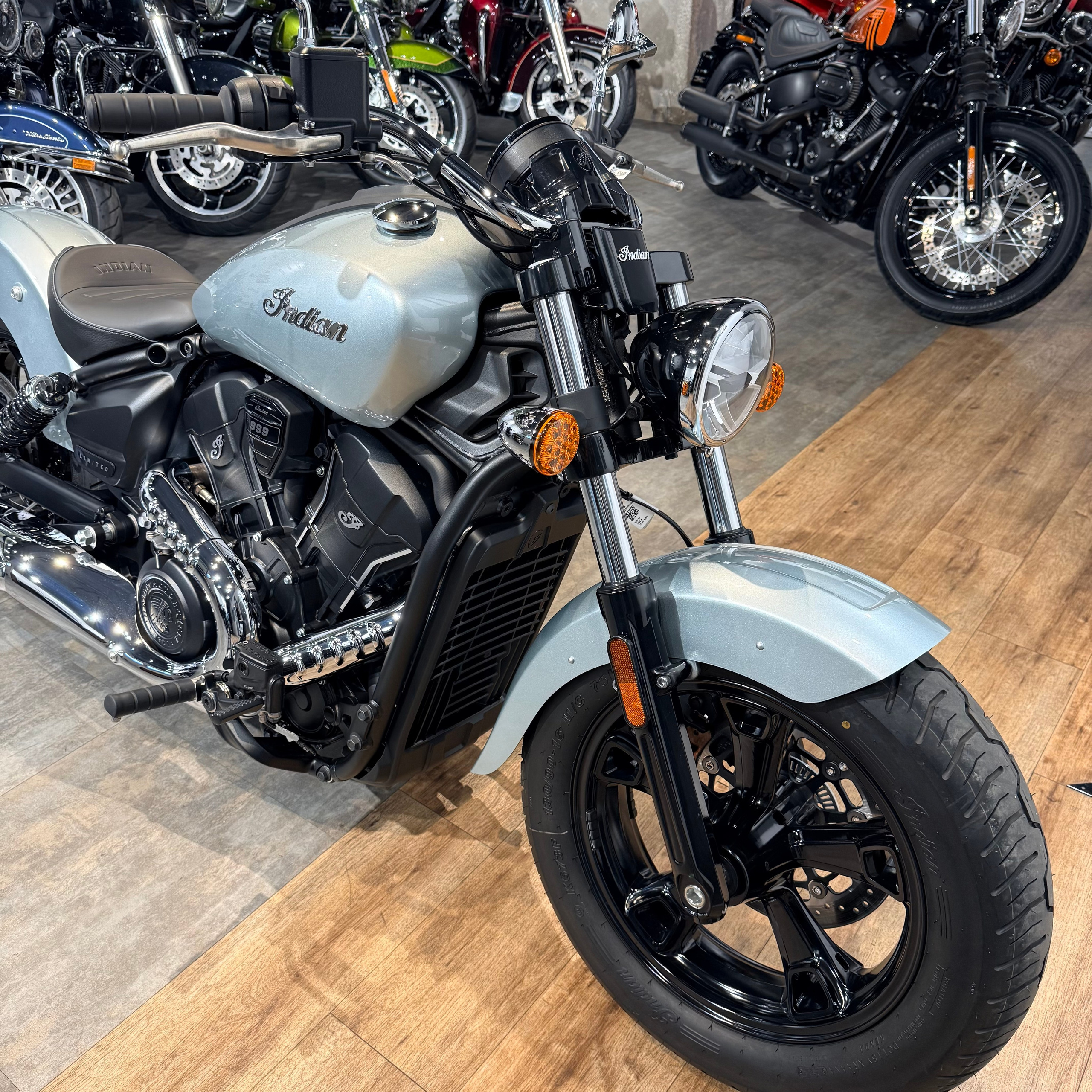 2025 NEW INDIAN Scout Sixty Limited Silver Quartz. Hello Davidson, Москва. Только хорошие мотоциклы…