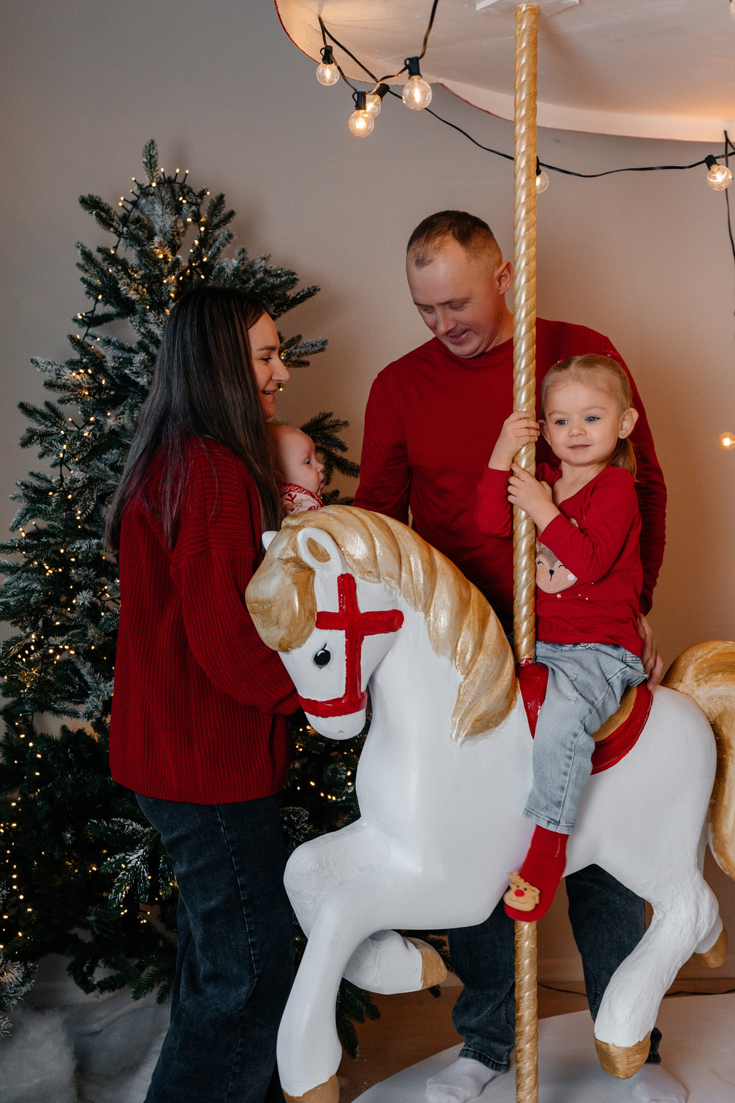 Семейная новогодняя история. Ваш семейный фотограф в Минске — Вика Трегубова