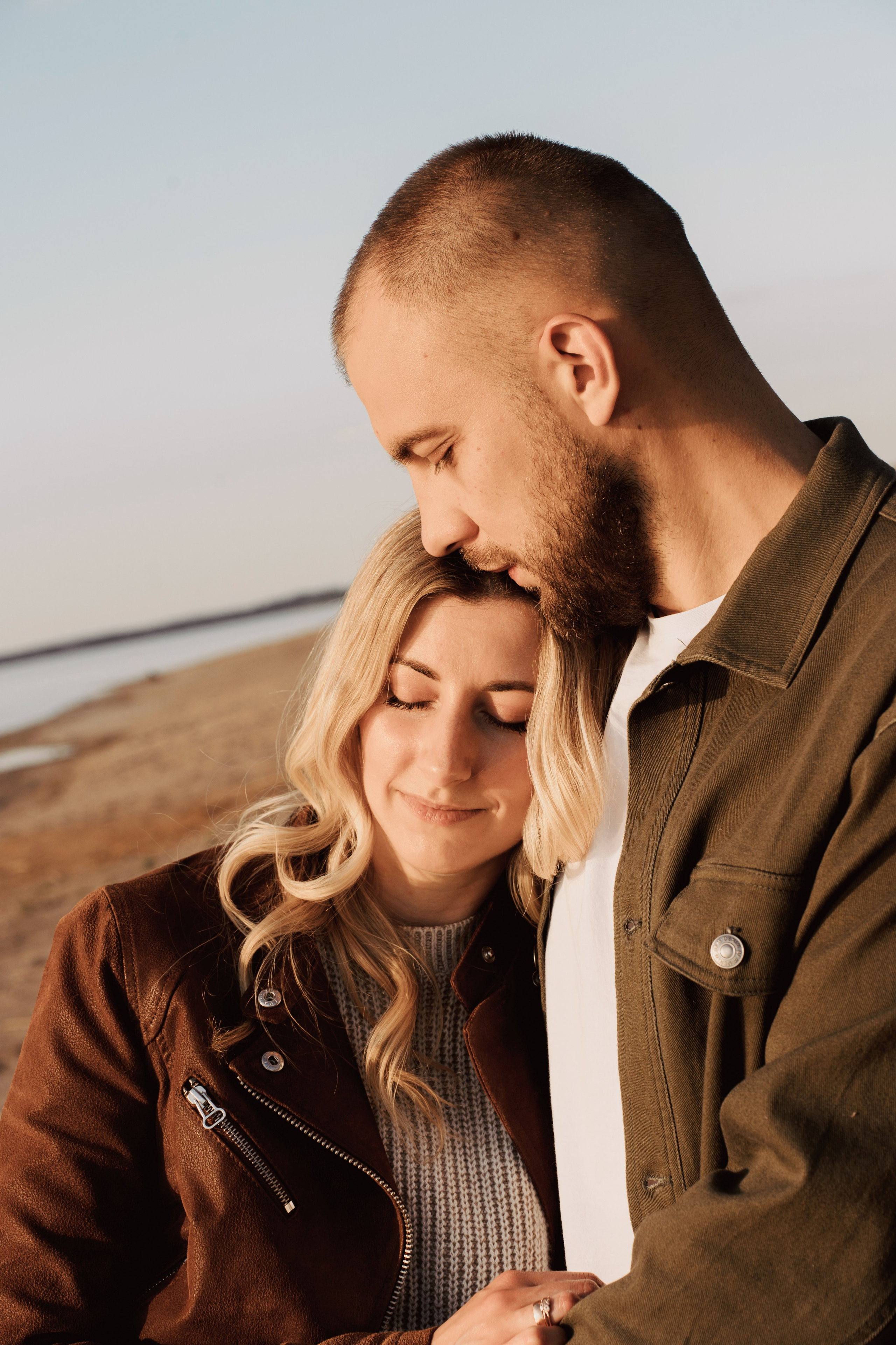 Весеннее тепло семьи на берегу Минского моря. Ваш семейный фотограф в Минске — Вика Трегубова