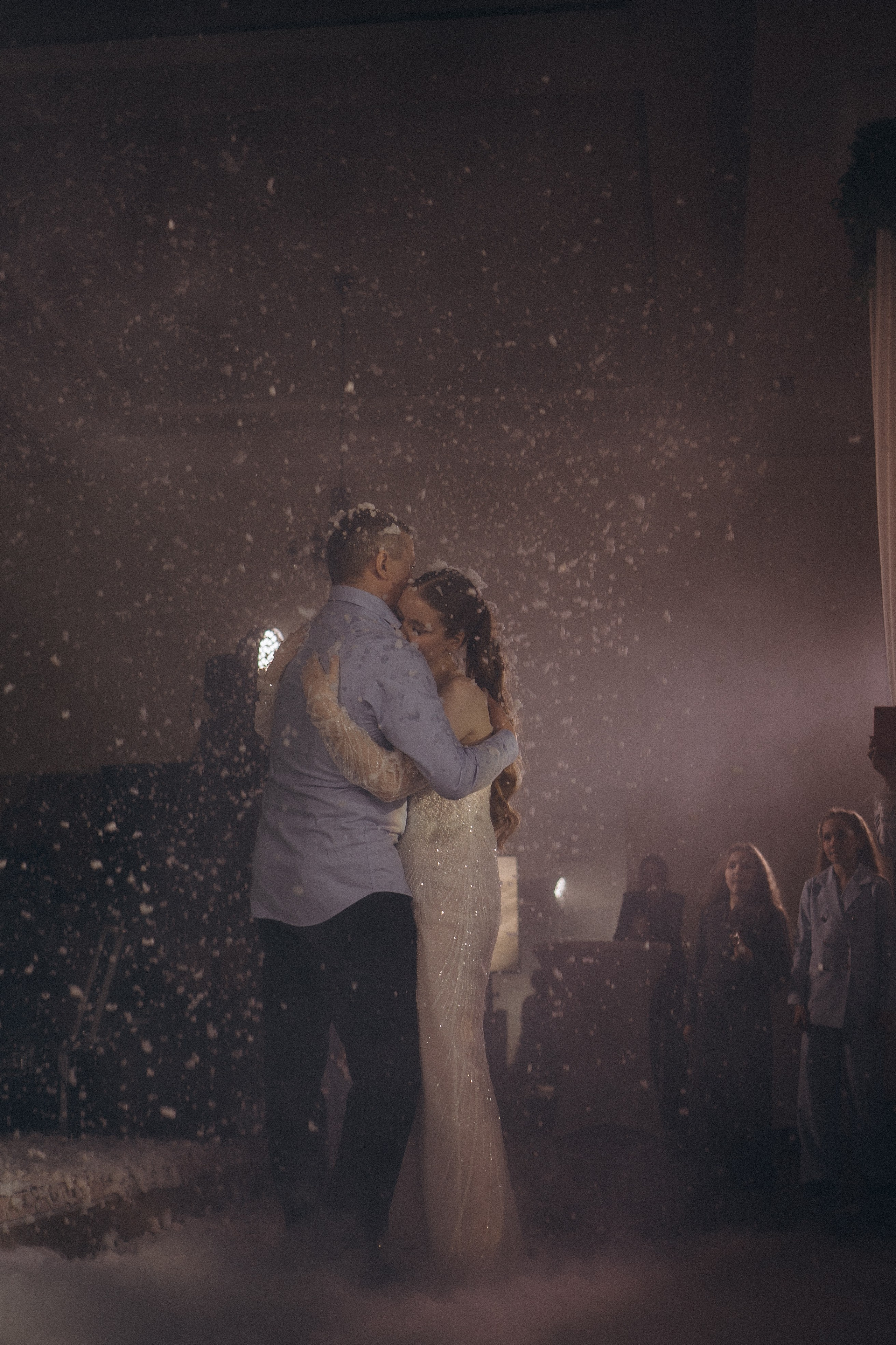 СВАДЕБНАЯ СЬЕМКА СБОРОВ В ОТЕЛЕ И ВЫЕЗД НА ЦЕРЕМОНИЮ (СНЯТО В СИБИРЕ В НИЖНЕВАРТОВСКЕ). Профессиональный фотограф, Санкт-Петербург — Виктория Богомолова