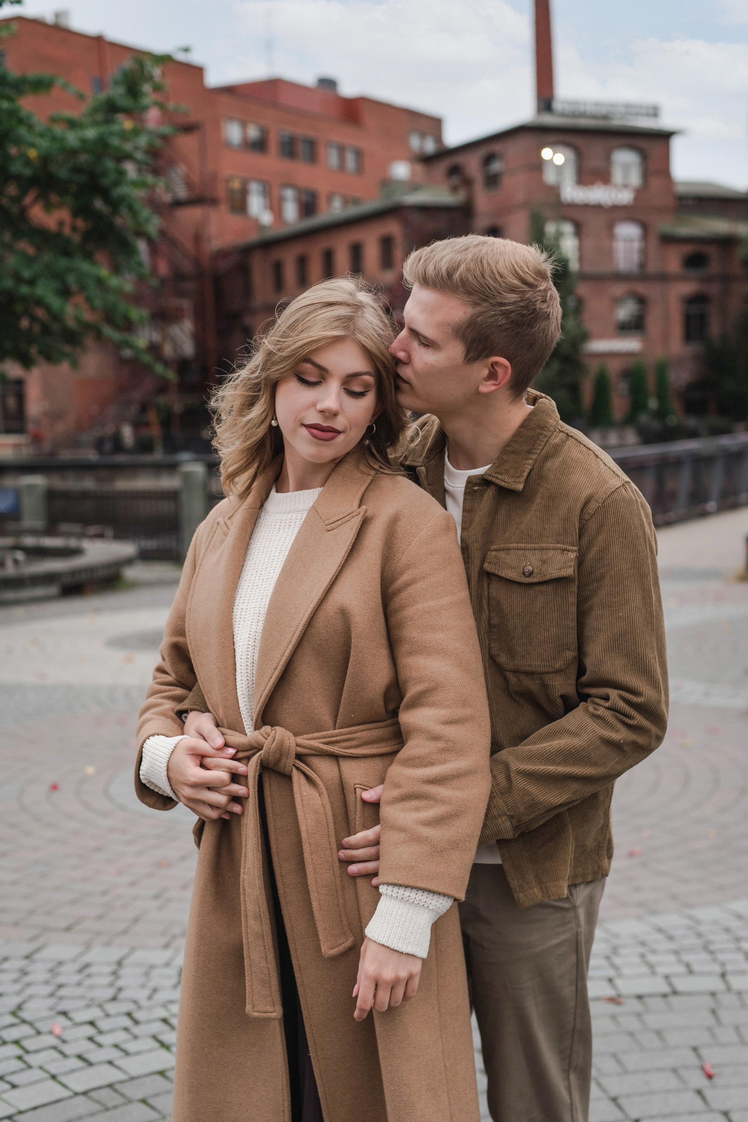 Emilia and Ettu. Family and content photographer