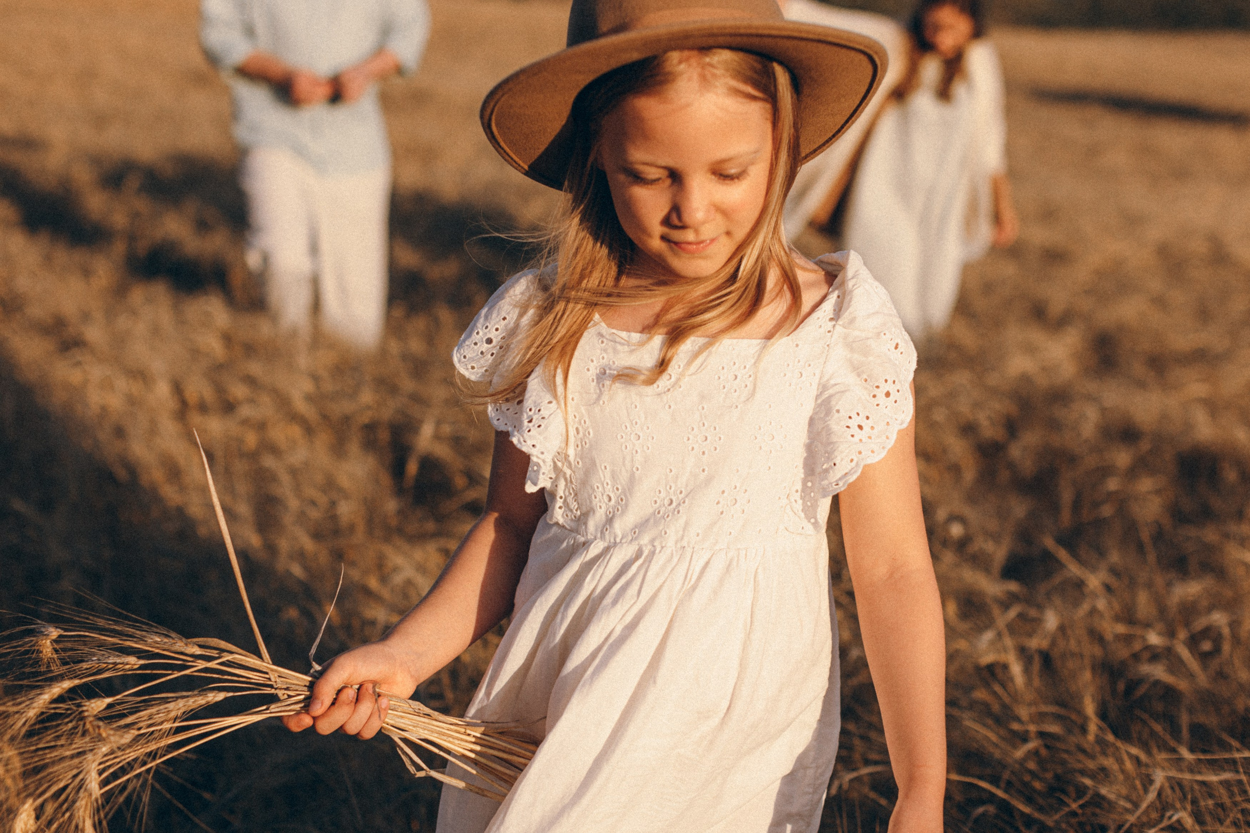 Golden fields, happy hearts. Katerina Nord | Wedding and Couple Photographer in Germany and Europe