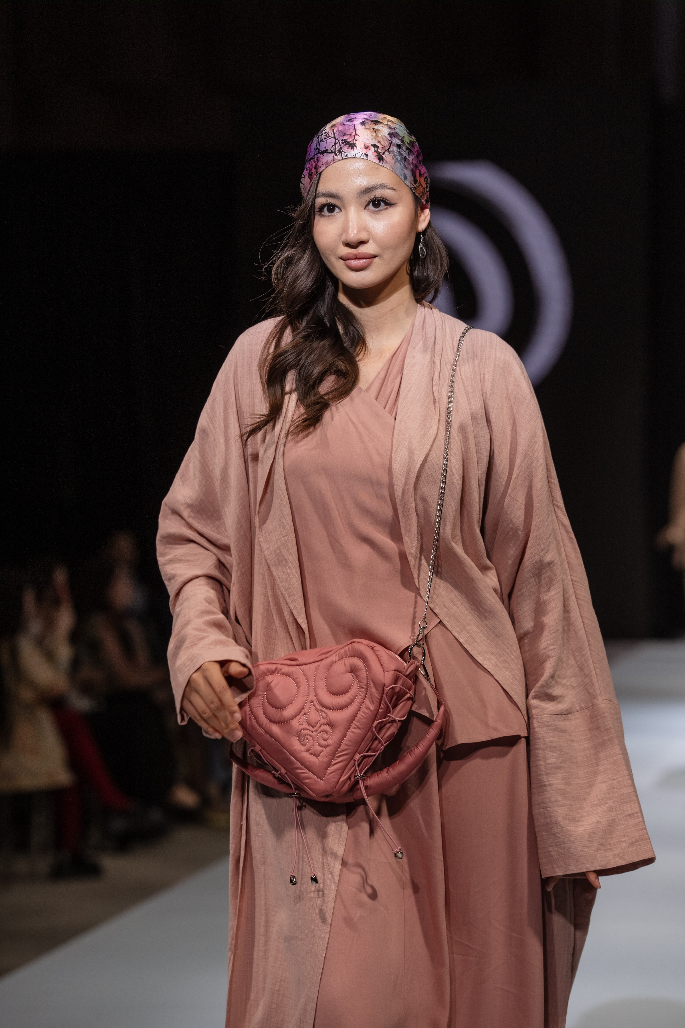 EURASIAN FASHION WEEK Malique. Сайт Алматинского НЮ АРТ, будуар и фэшн фотографа Дениса Карпенко
