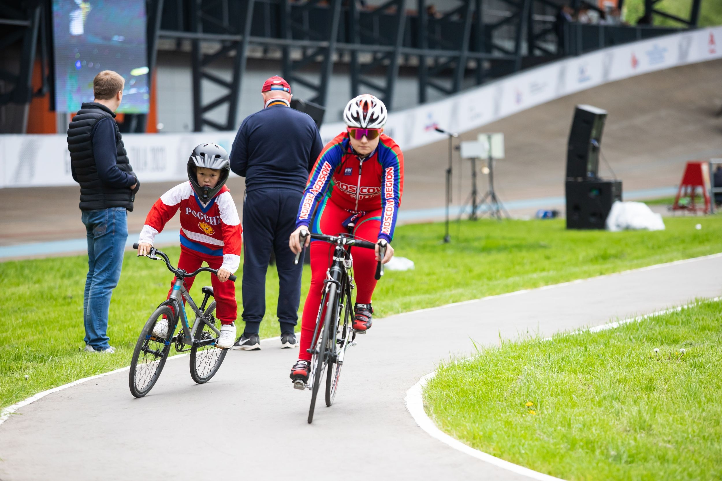 Соревнования по велоспорту «Большой приз Тулы» (19 мая 2023). Репортажный фотограф Алексей Пирязев