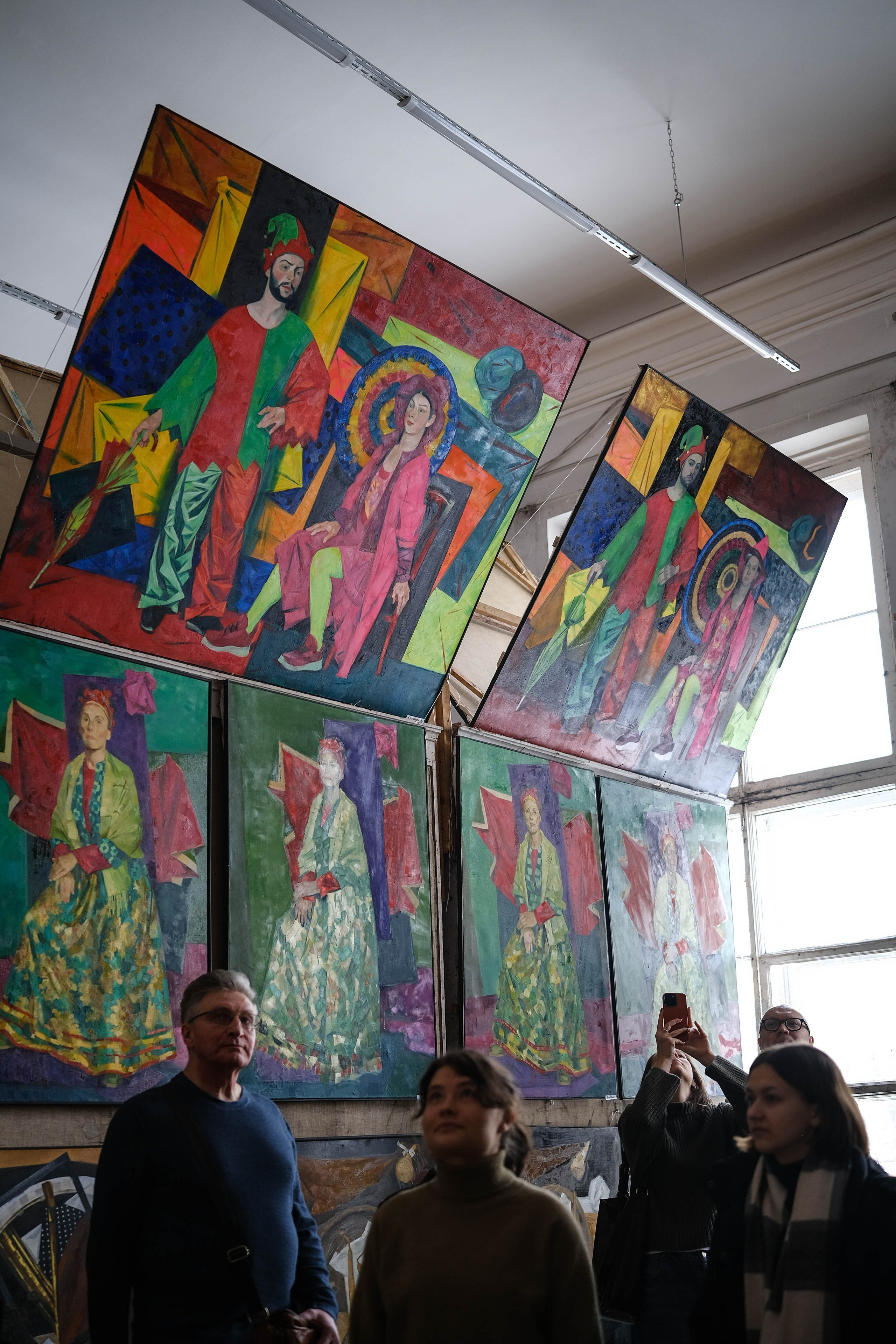 Репортаж частной экскурсии художника Михаила Соловьева в академии художеств Репина. Портретные и творческие съемки Санкт-Петребург