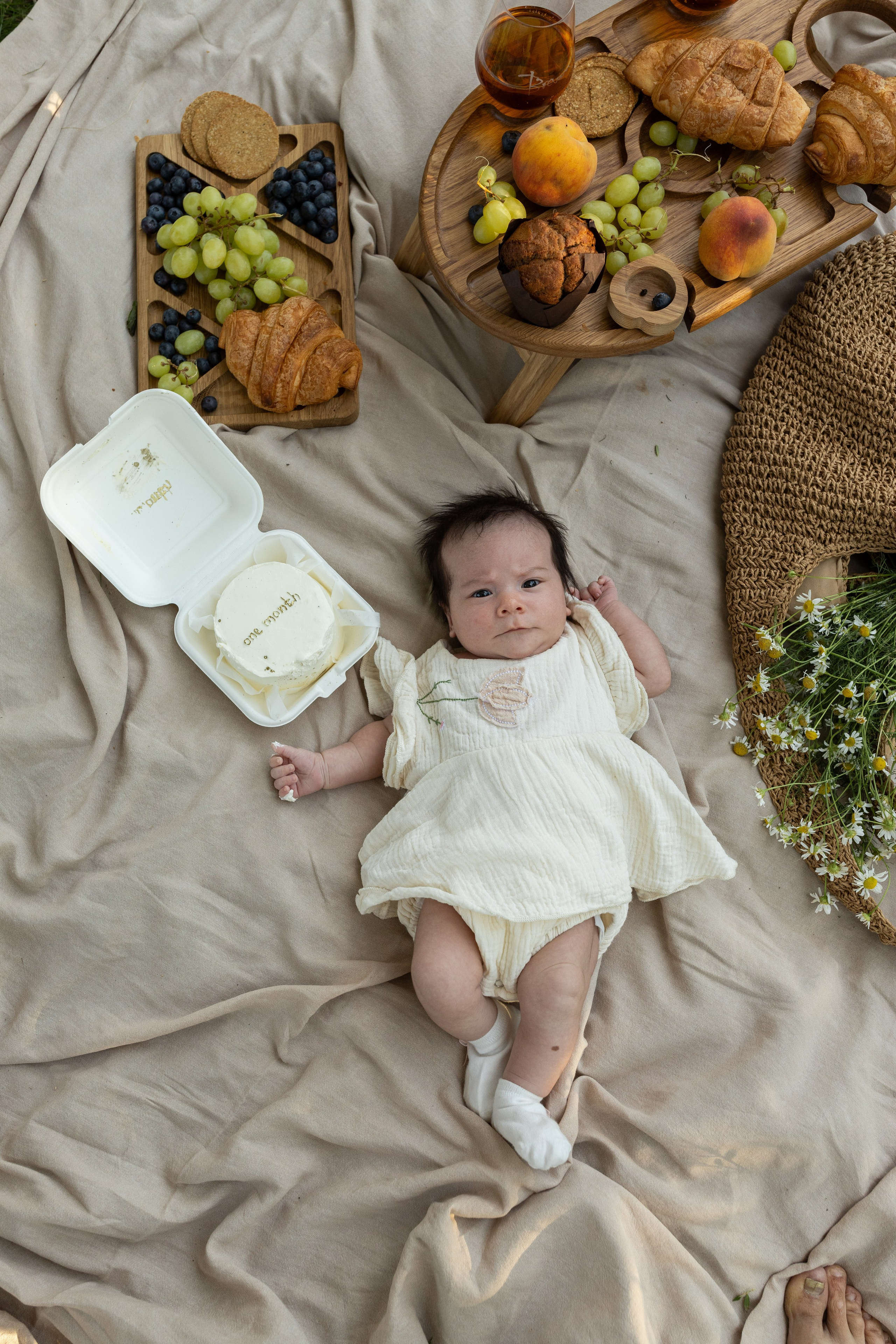 1 месяц Саше — летний пикник в парке. Семейный и детский фотограф в Москве Олеся Маркина