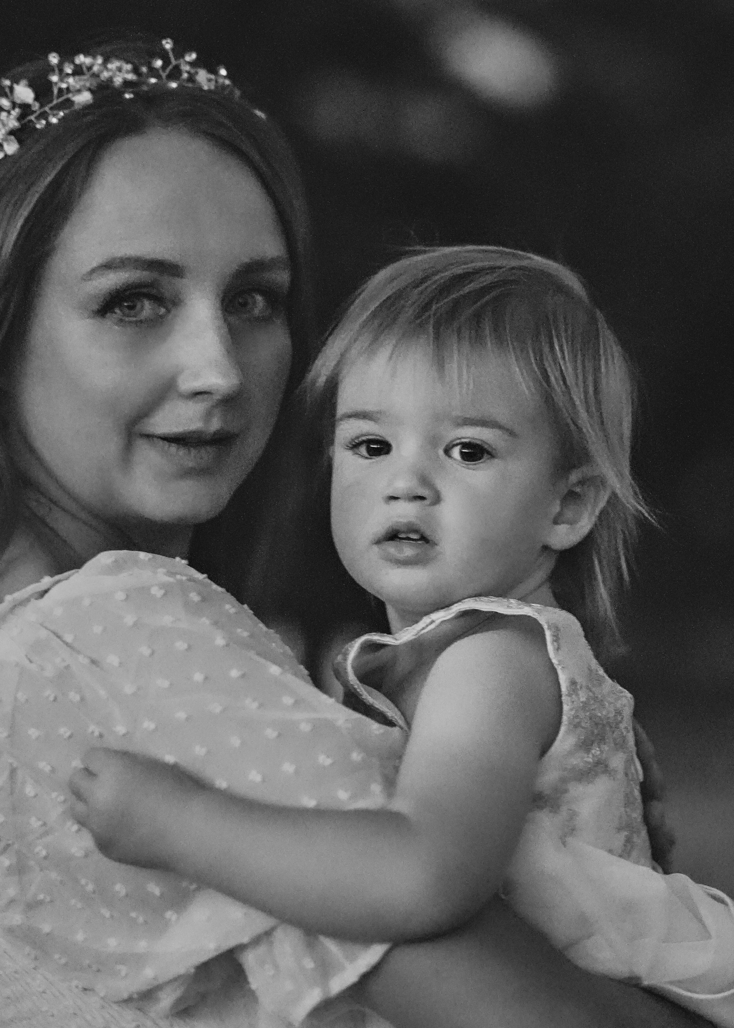 Family snuggles & smiles — cozy family photos