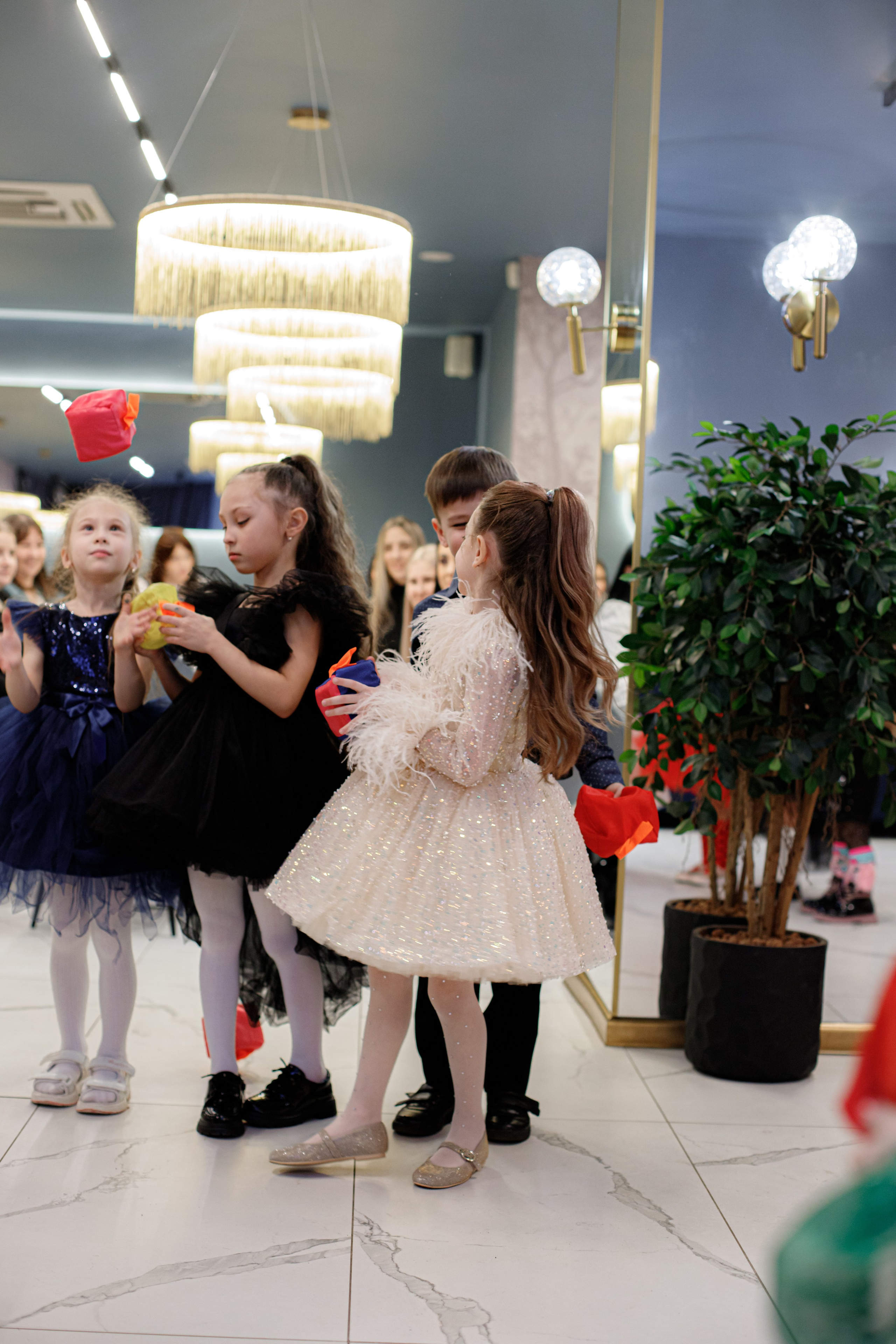 ASIA'S BIRTHDAY PARTY. Photokarish