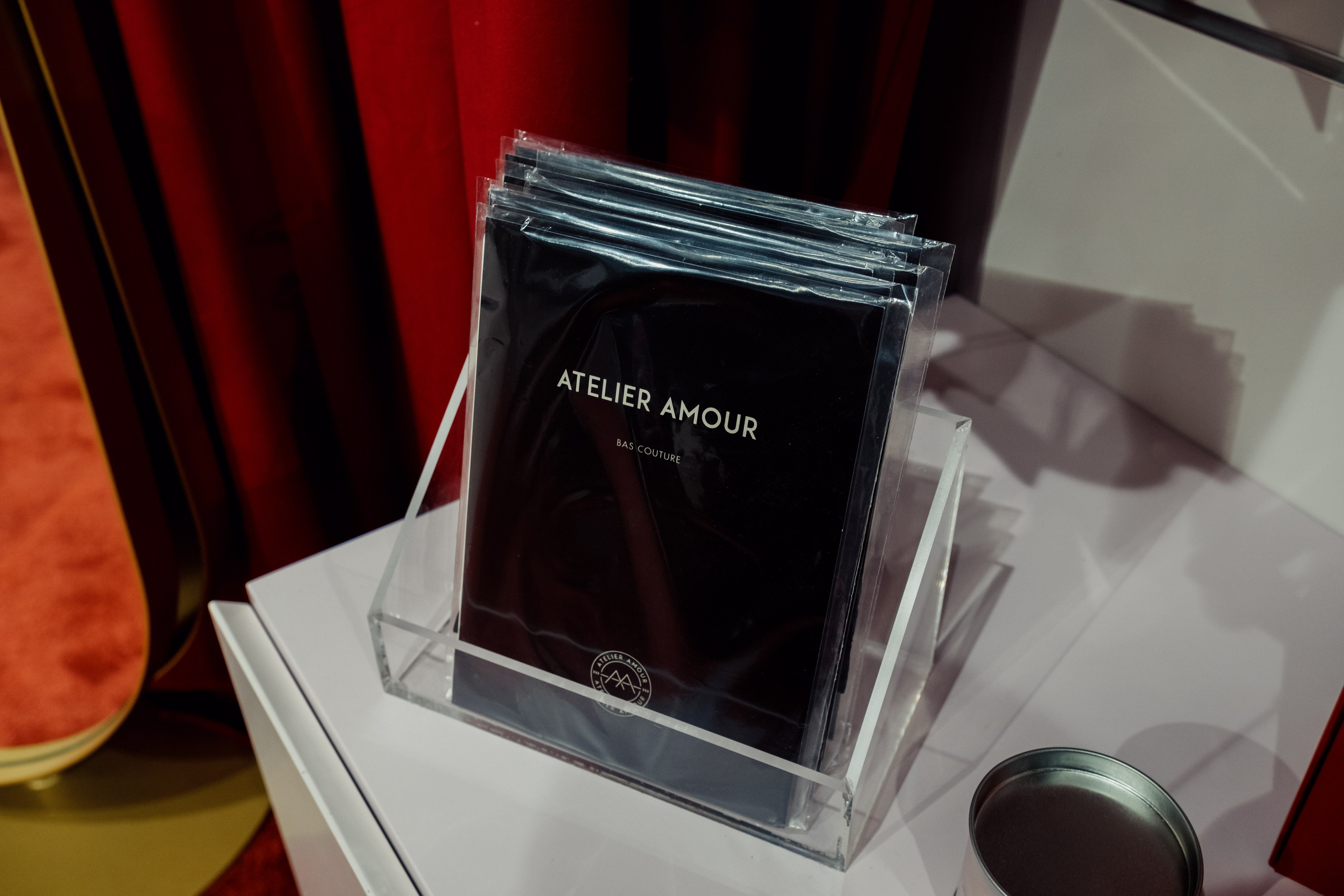 SCANDALE MANIERE. Репортажный и портретный фотограф в Москве Илья Спиридонов