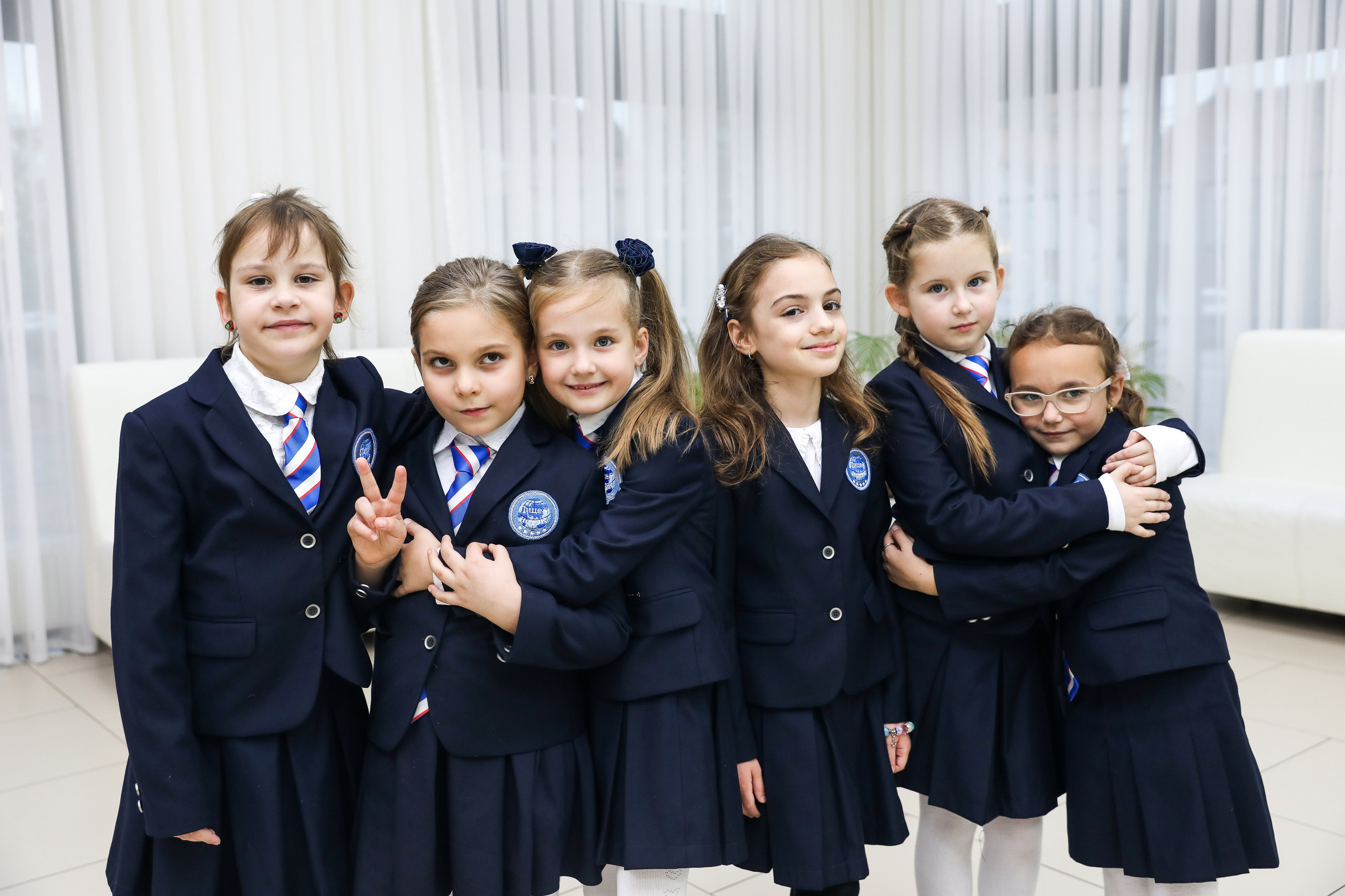 ЛИЦЕЙ ИСТЭК. Photographer Viktoriya Markushina «My world throug»