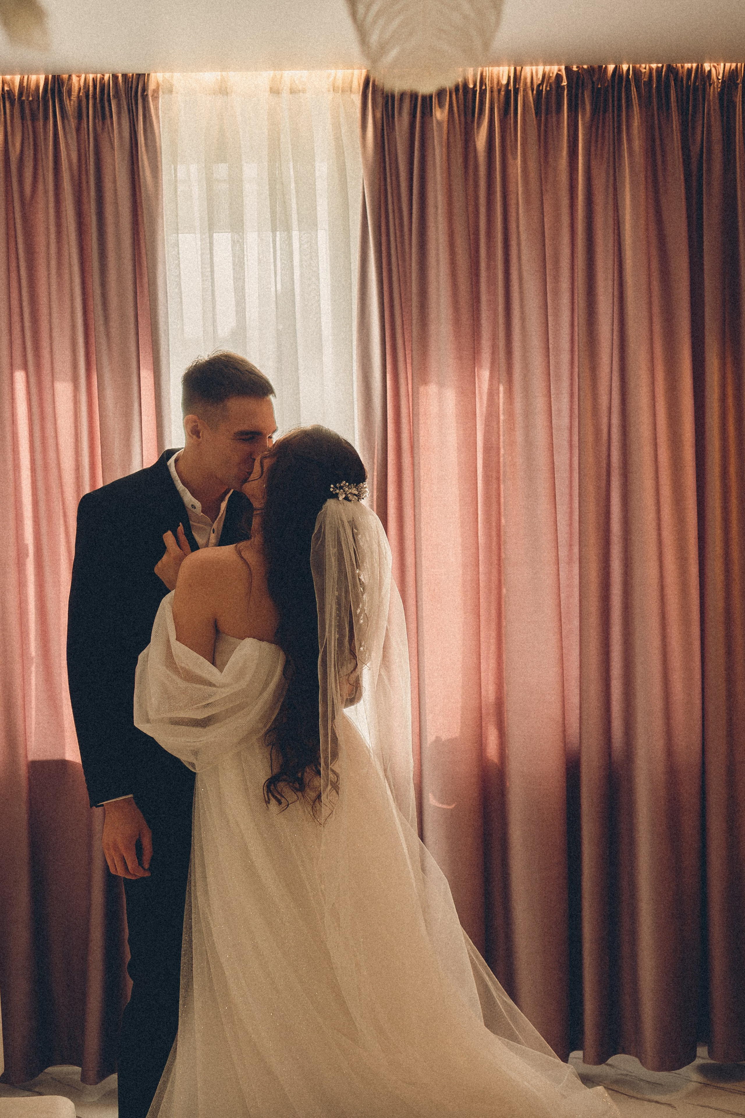 СВАДЕБНАЯ СЬЕМК В ПАРКЕ 300-ЛЕТИЯ. Профессиональный фотограф, Санкт-Петербург — Виктория Богомолова