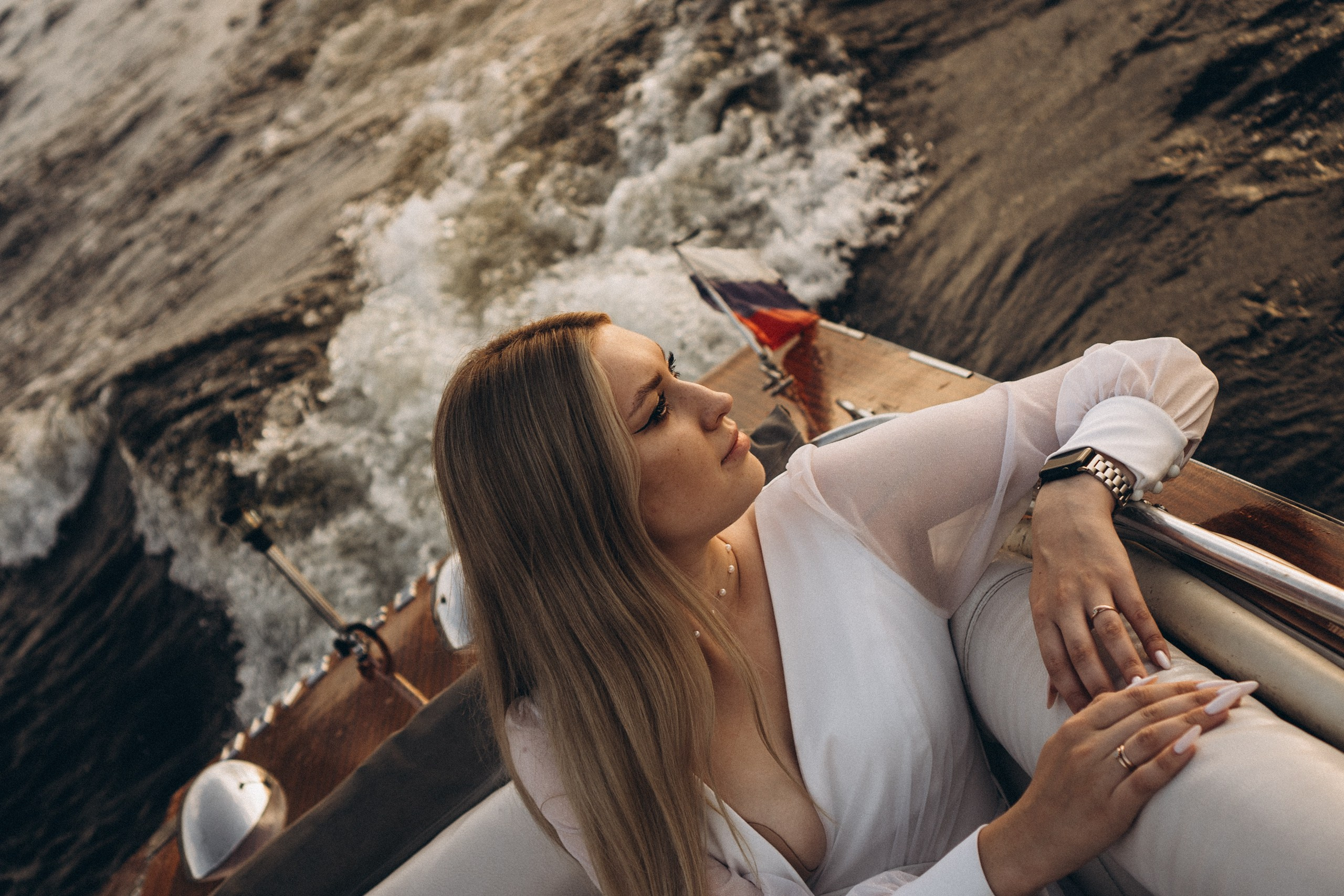 СВАДЕНБНАЯ СЬЕМКА НА КАТЕРЕ ПО КАНАЛАМ САНКТ-ПЕТЕРБУРГА И В АКВАТОРИИ НЕВЫ. Профессиональный фотограф, Санкт-Петербург — Виктория Богомолова