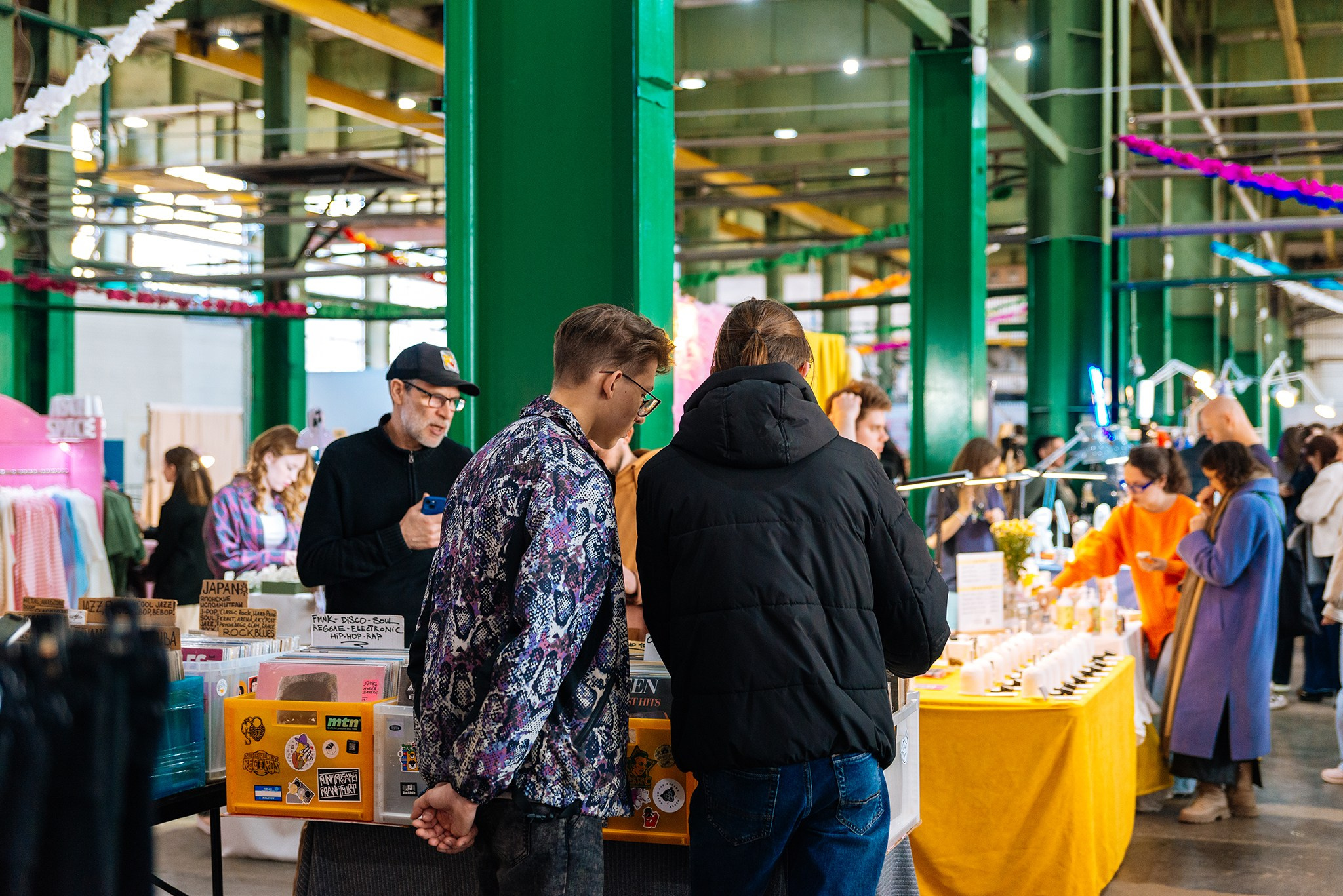 Интеллигентная барахолка. Май 25. Репортажный фотограф в Санкт-Петербурге Анастасия Клёпова