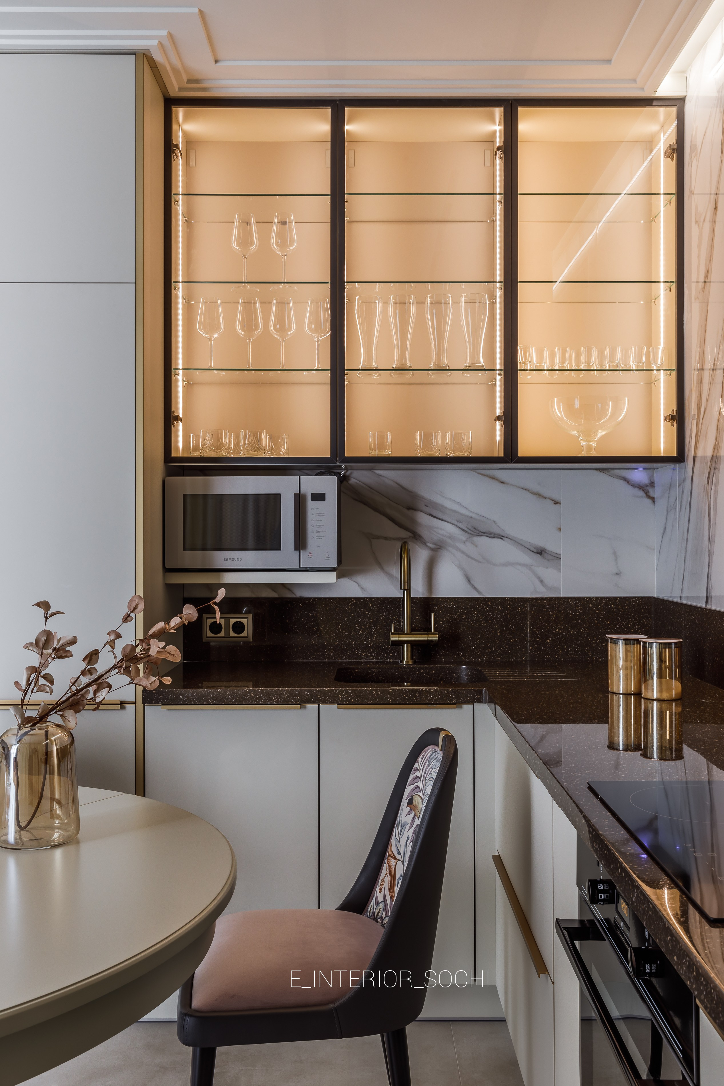 TROPICAL BREEZE. Дизайн интерьера Евгения Тисленко