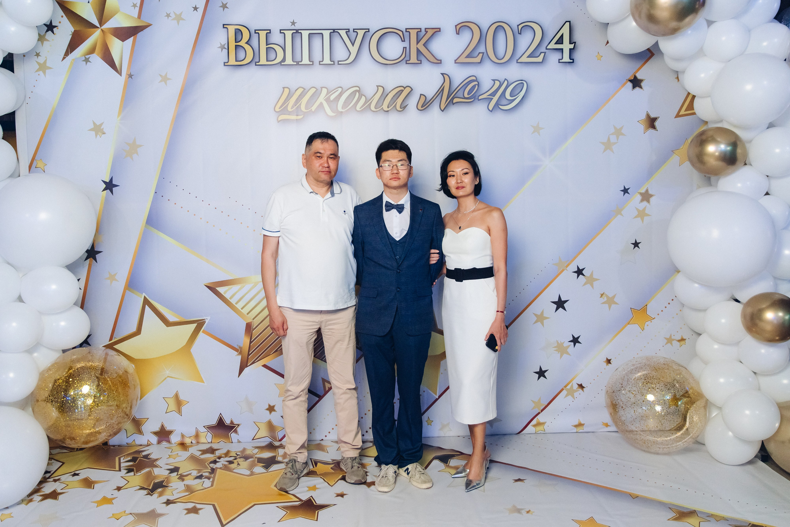 Выпускной вечер. 49 школа. Баран на корове. Свадебный и семейный фотограф в Улан-Удэ