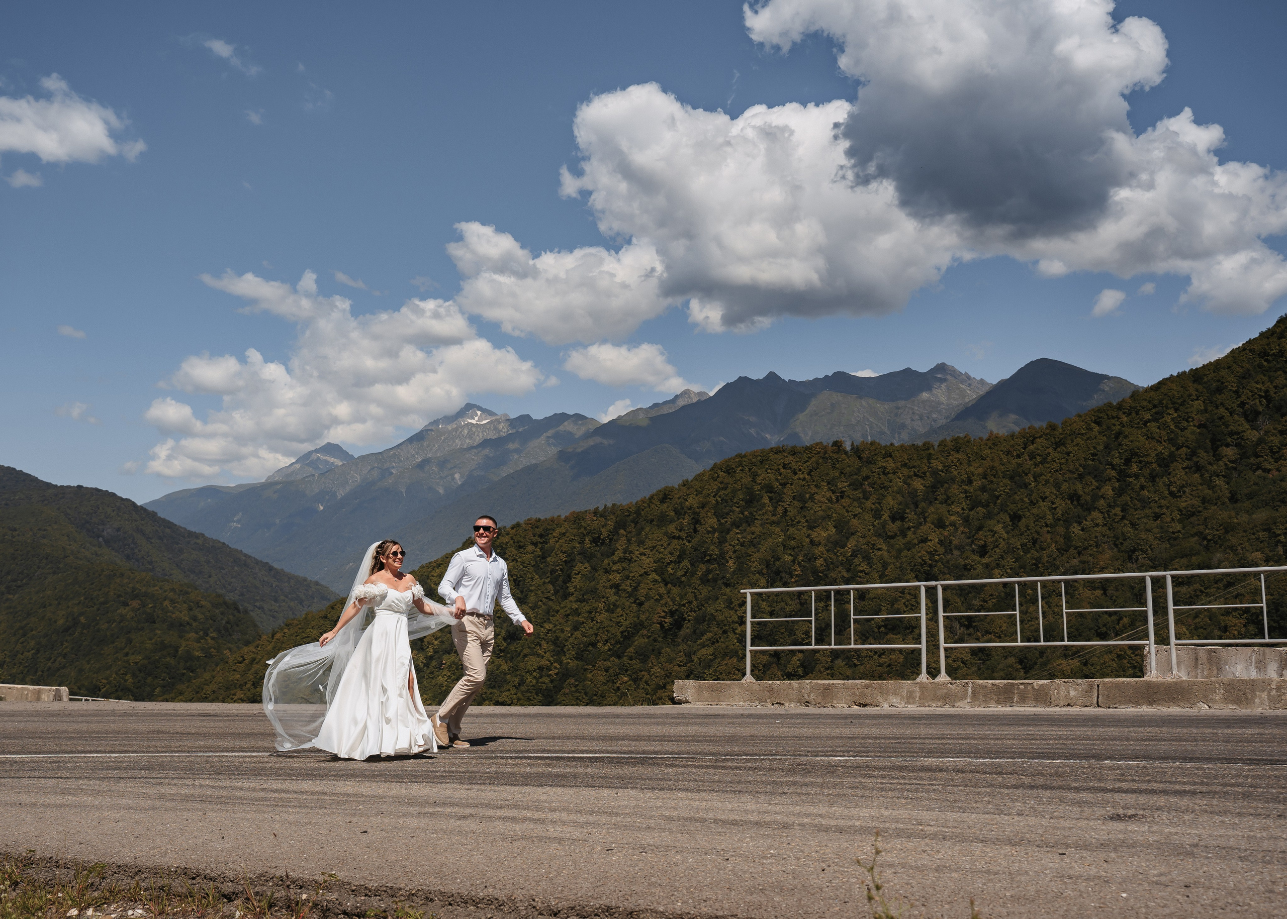 Место для фотосессии в Сочи, Адлере. Красивые свадебные фотосессии. Алина Бернд — свадебный и индивидуальный фотограф в Сочи и Адлере