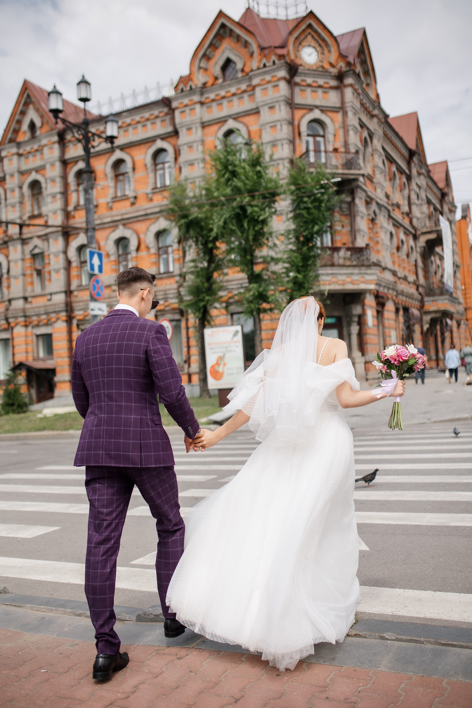 Ксения и Максим. Сборы Sopka. Прогулка по городу. Свадебный фотограф в Хабаровске