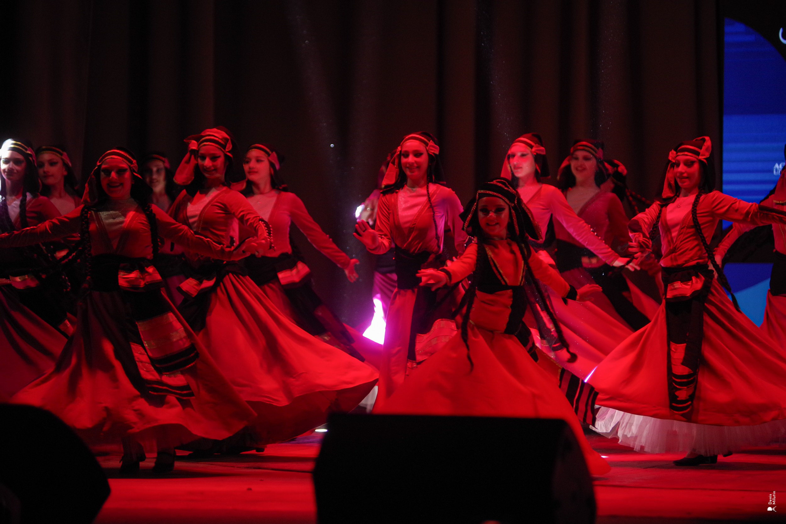 Танцы в Хоби. Портретный фотограф Денис Милютин