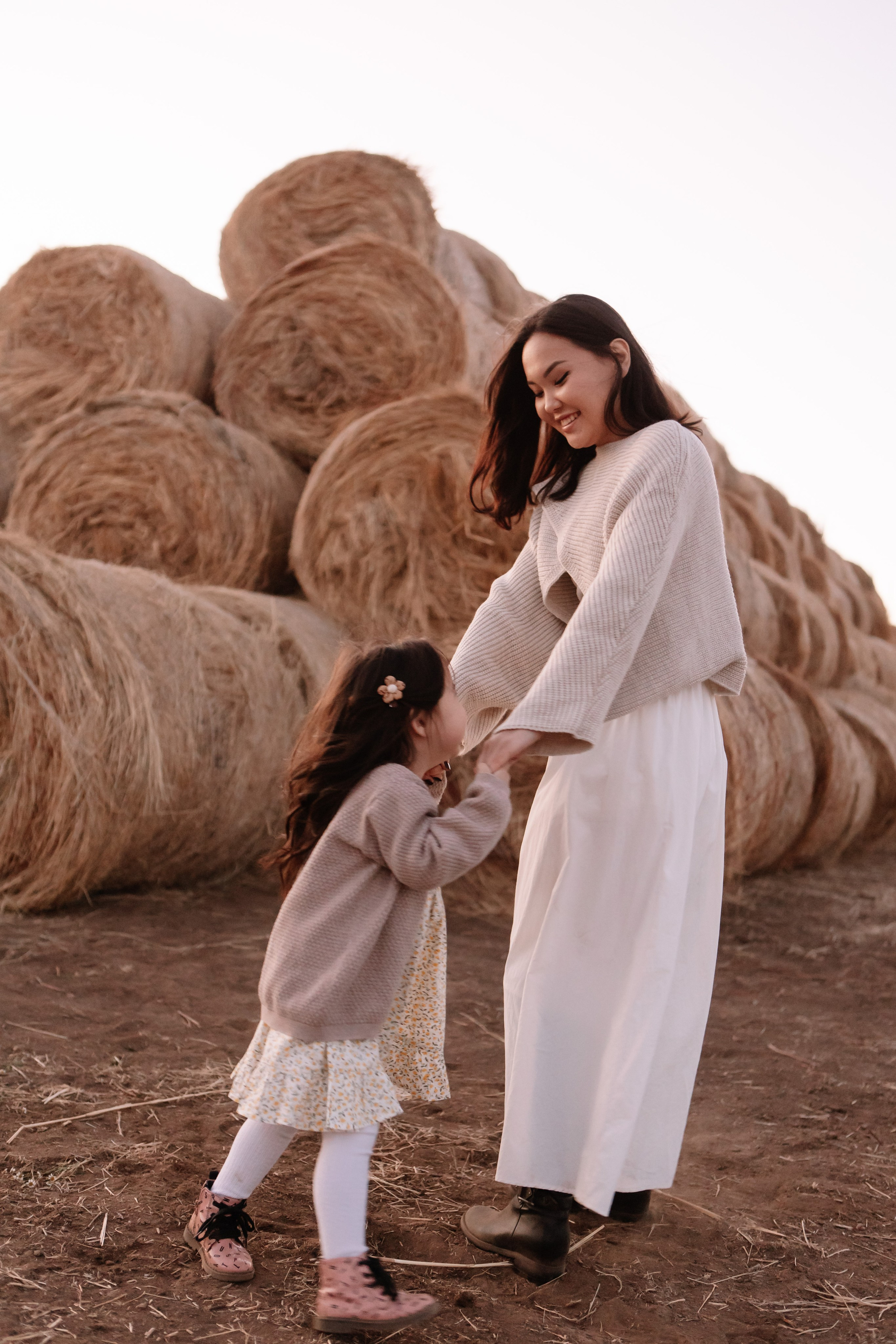 Фотосессия мама с дочей. Свадебный и семейный фотограф в Элисте Лиджик Сарлов