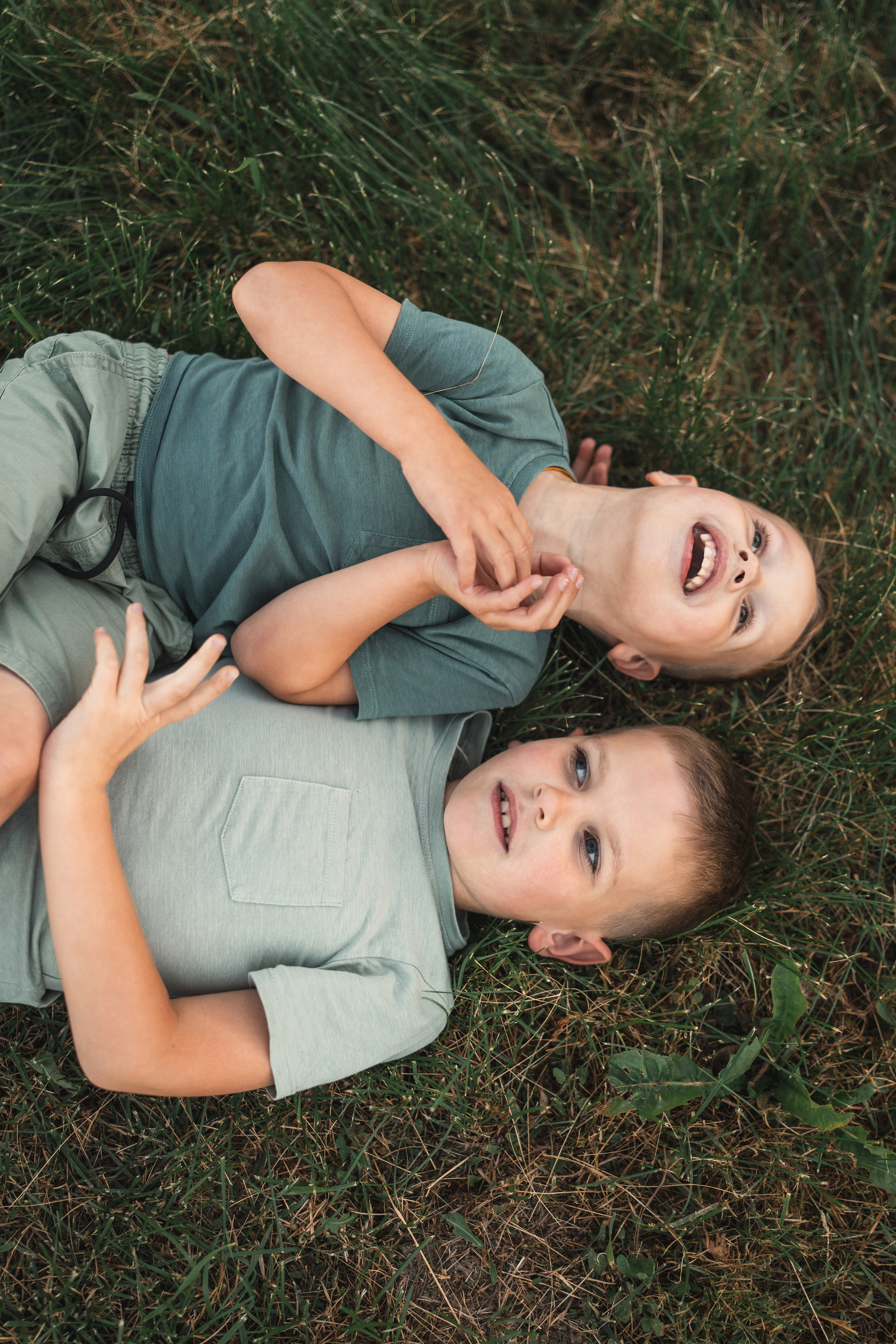 СЪЕМКА НА УЧАСТКЕ. Семья Юлии. Фотограф Марта Козел. Гродно, Беларусь