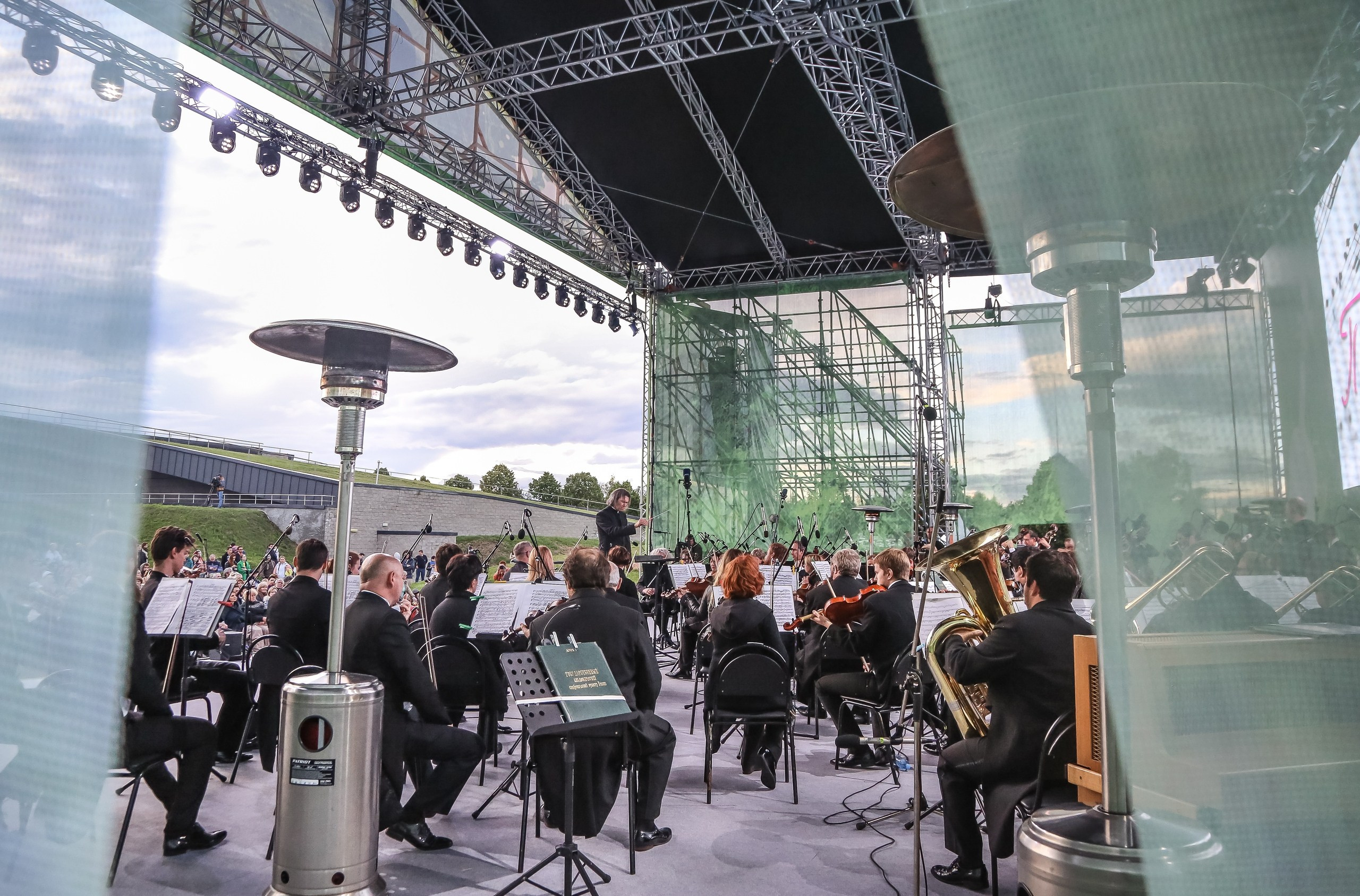 «Под небом голубым…»: второй фестивальный вечер в Новом Иерусалиме. Дарья Письменюк / Darya Leitstern — фотограф, музыкант, журналист, путешественник