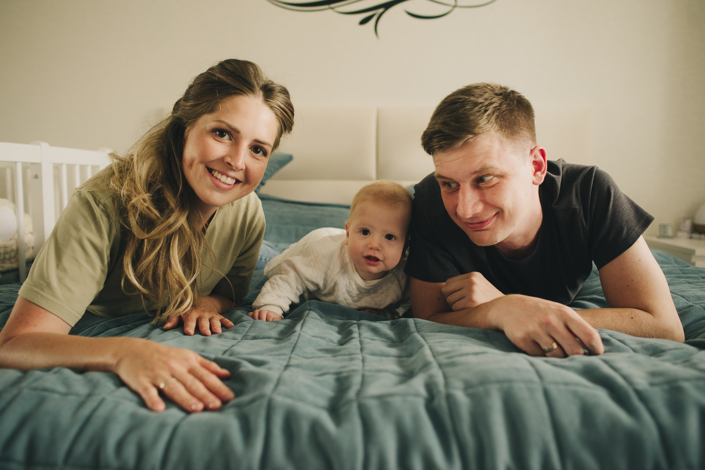 Наш мир — маленький ты!. Фотограф в Москве новорожденные свадьбы семьи Дарья Ларионова