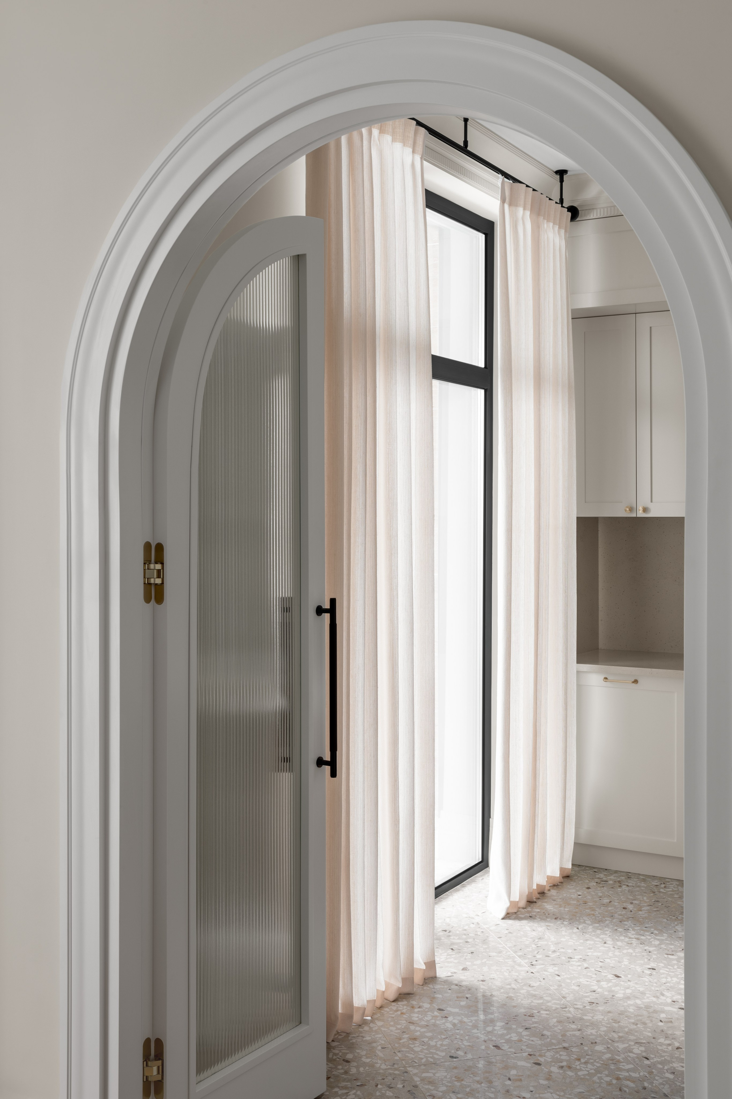 Фотосъёмка домашнего текстиля в интерьере. Roman Yakunin — interior photographer in Almaty, Kazakhstan