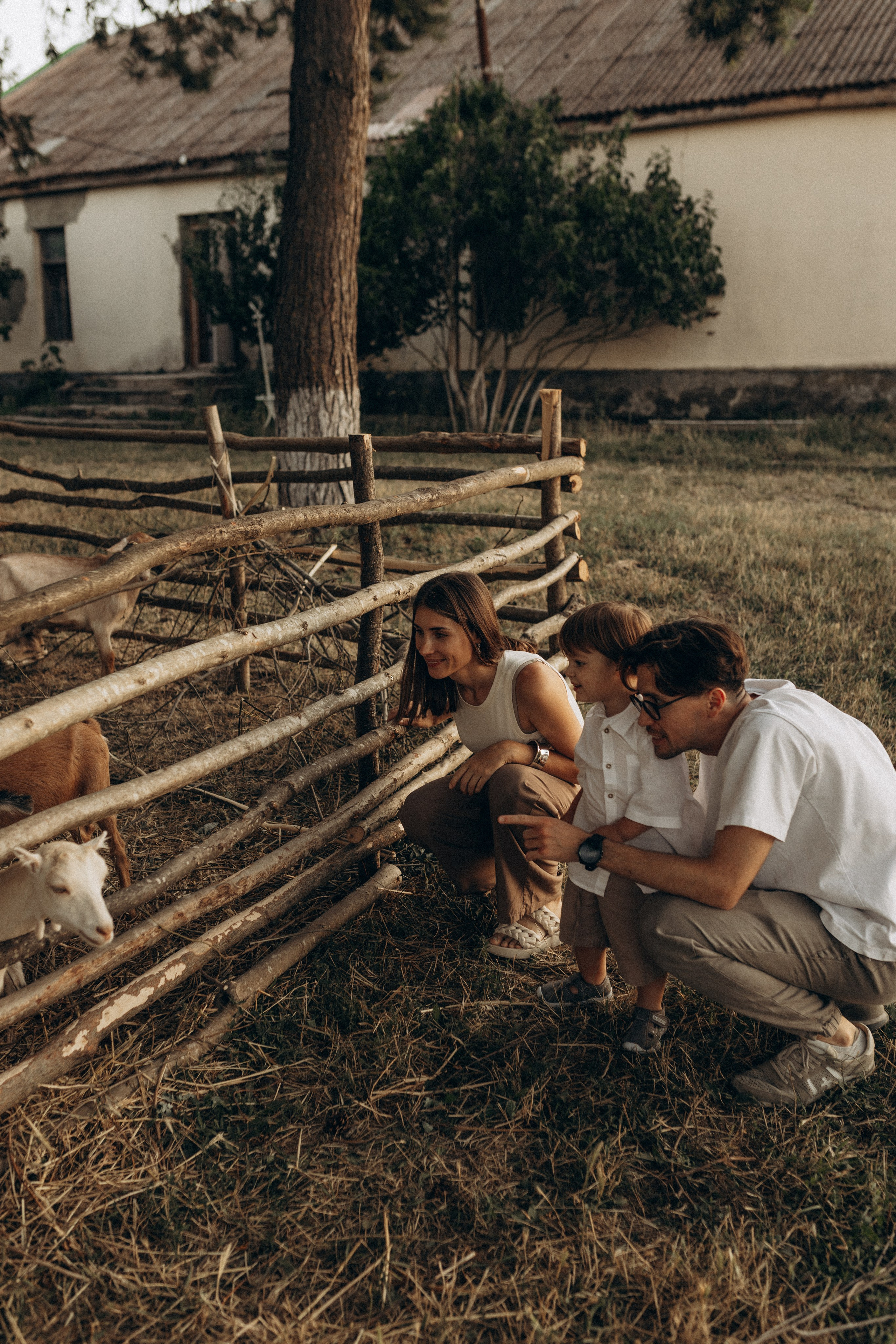 Миша Таня и Лев на ферме. Семейный фотограф в Новороссийске и Анапе Александра Яковлева