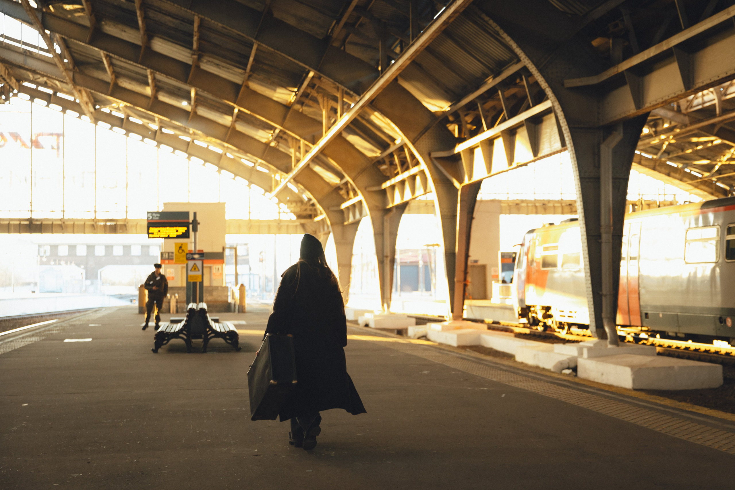 Дина / Южный вокзал. Фотограф Калининград Илья Миллер