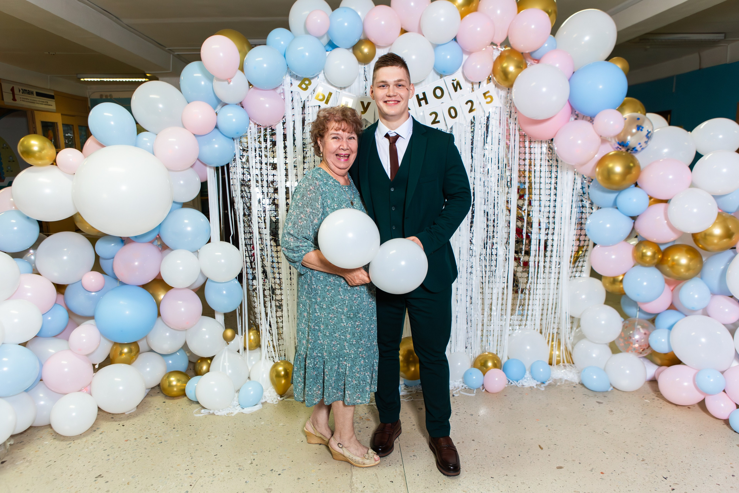 ФОТОСЕССИЯ С РОДИТЕЛЯМИ ВЫПУСКНОЙ 2025 9 ШКОЛА Г.МЦЕНСК. Профессиональный фотограф в Мценске и Орловской области