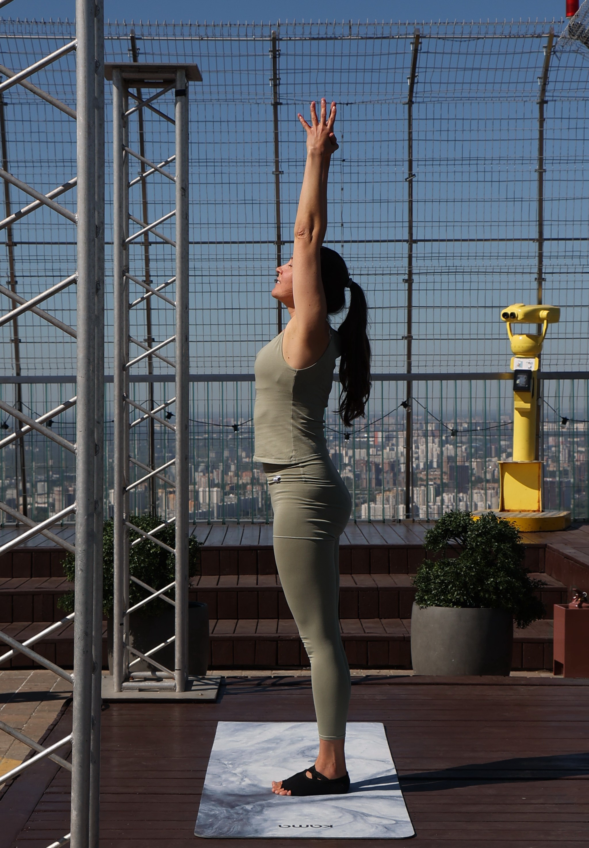 Йога на крыше Москва-Сити. Портретный фотограф Москва