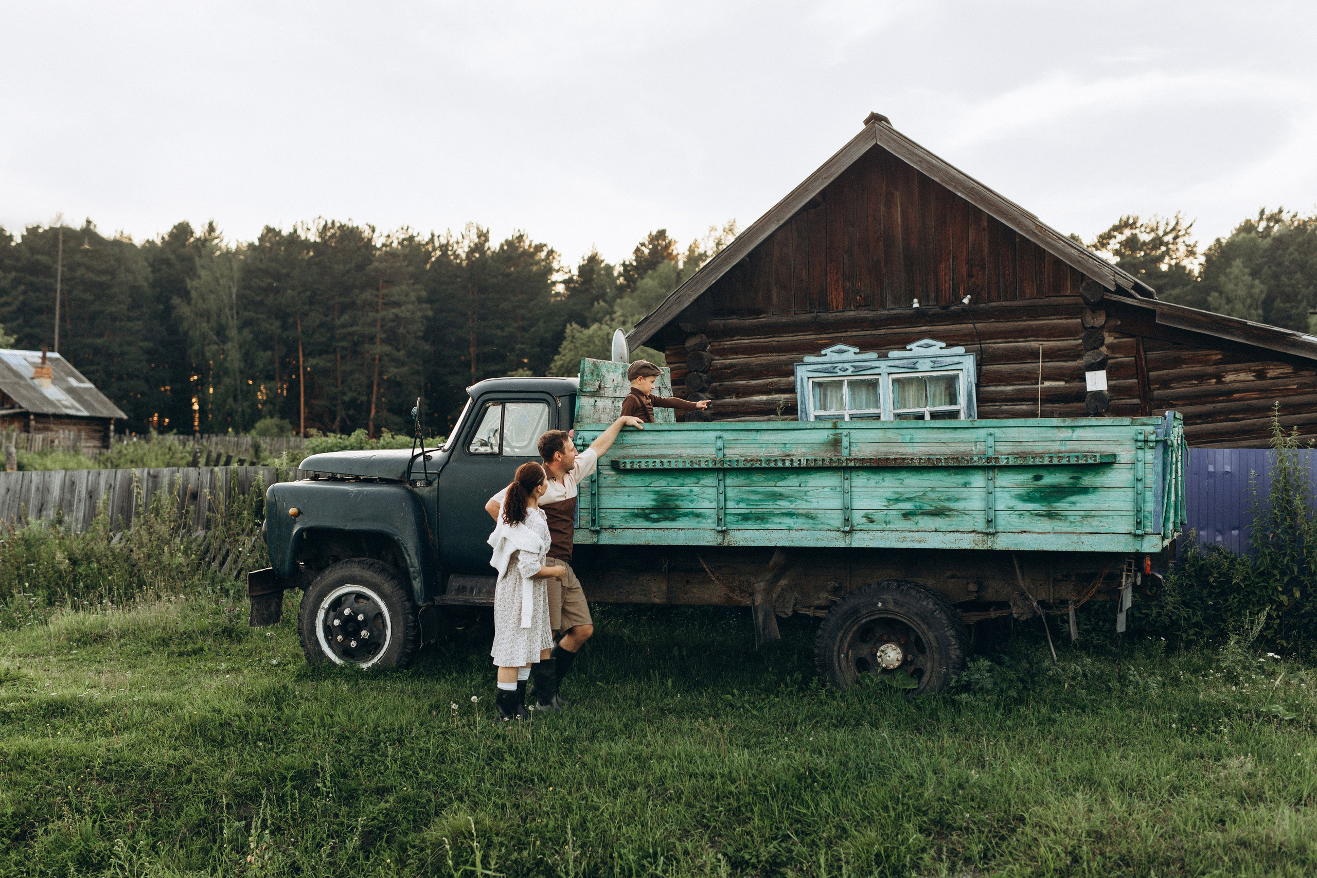 Даша, Денис, Макс, сибирское лето в деревне. Семейный фотограф в Москве Марина Петра