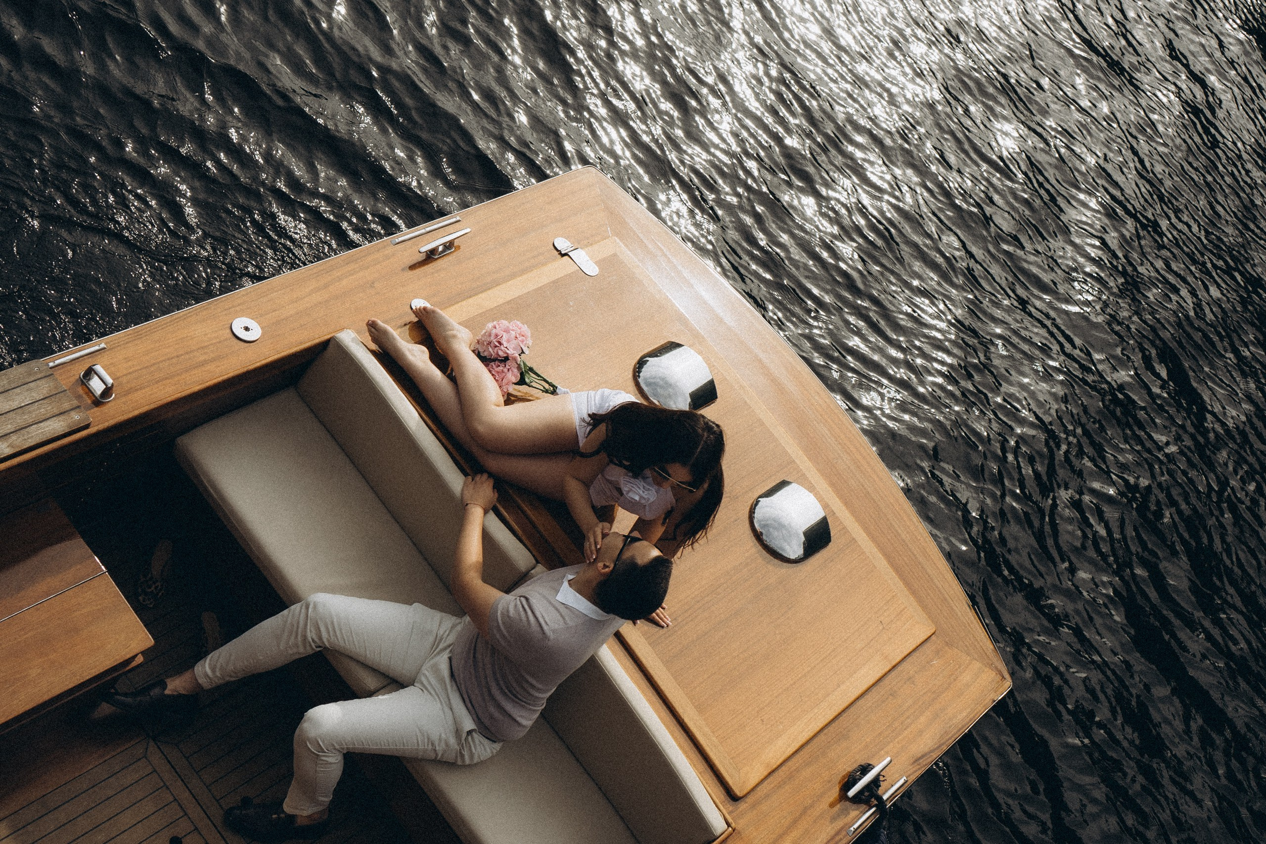 СВАДЕНБНАЯ СЬЕМКА НА КАТЕРЕ ПО КАНАЛАМ САНКТ-ПЕТЕРБУРГА И В АКВАТОРИИ НЕВЫ. Профессиональный фотограф, Санкт-Петербург — Виктория Богомолова