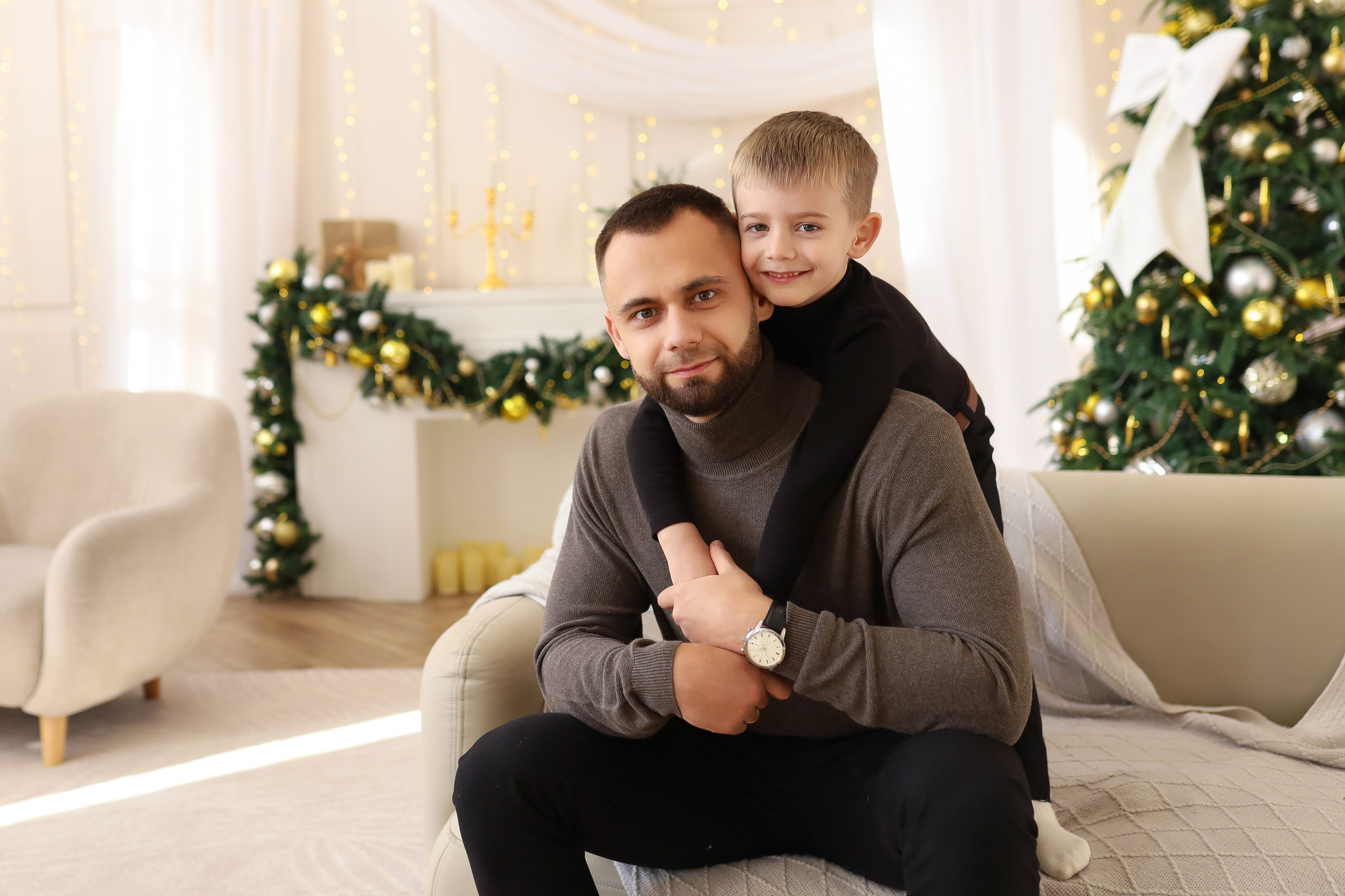 Семейная съёмка белый зал. ФОТОГРАФ ХАБАРОВСК АНАСТАСИЯ РАЧЕНКОВА