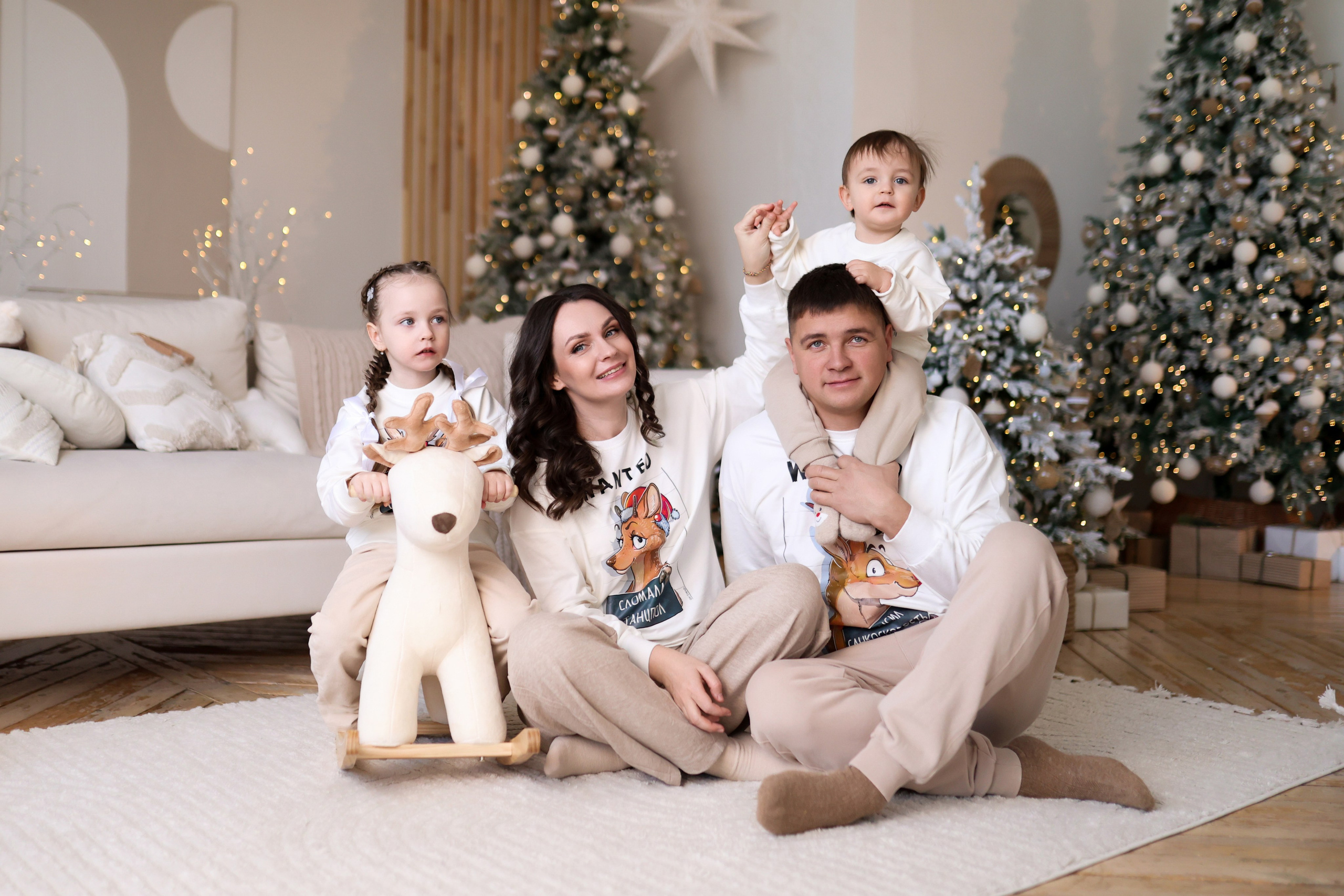 Семейная съёмка студия Спутник. ФОТОГРАФ ХАБАРОВСК АНАСТАСИЯ РАЧЕНКОВА