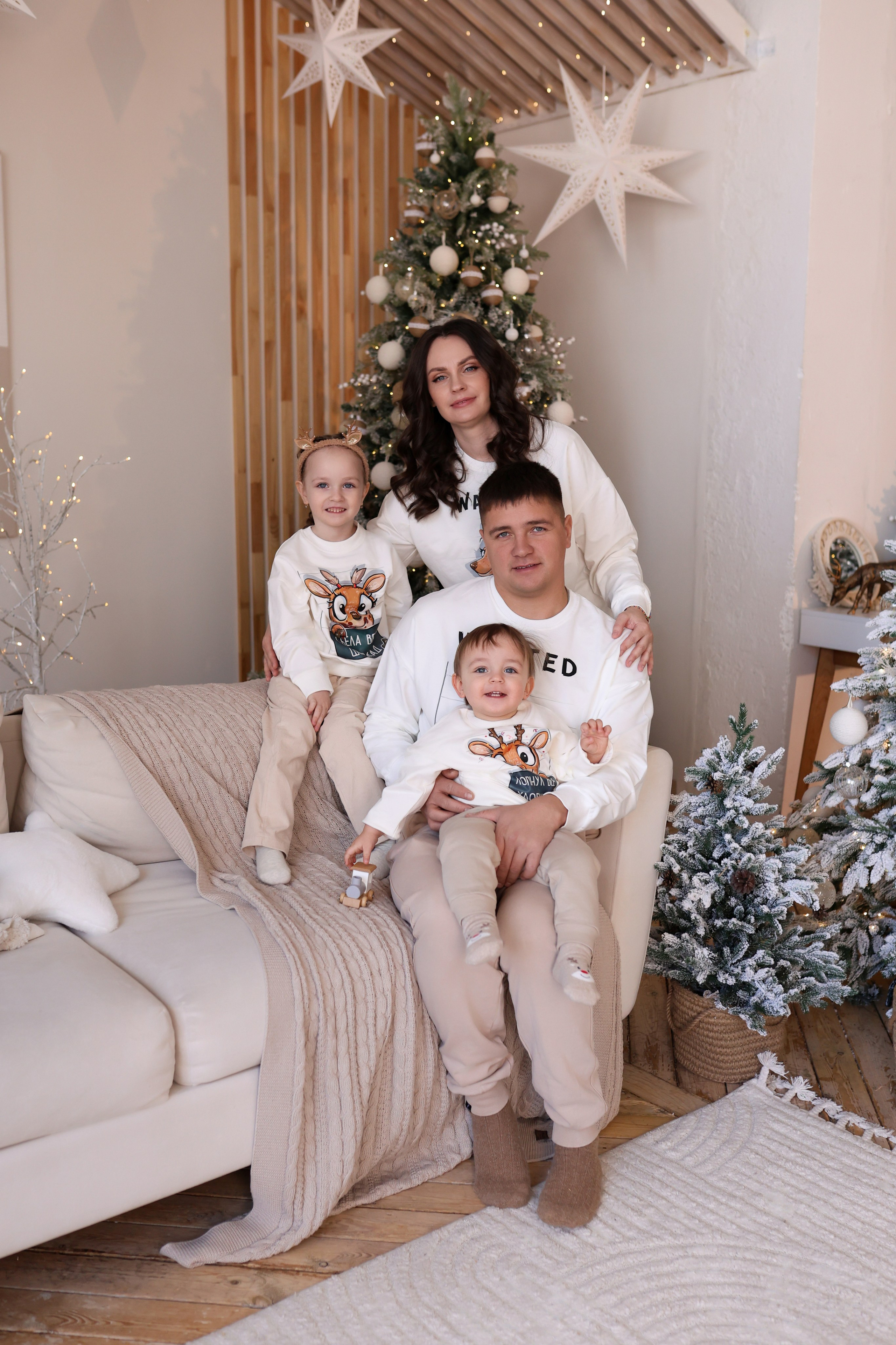 Семейная съёмка студия Спутник. ФОТОГРАФ ХАБАРОВСК АНАСТАСИЯ РАЧЕНКОВА