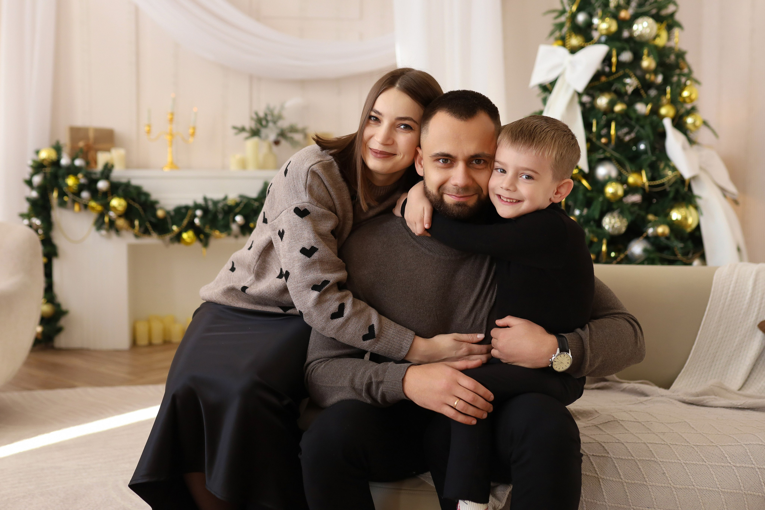 Семейная съёмка белый зал. ФОТОГРАФ ХАБАРОВСК АНАСТАСИЯ РАЧЕНКОВА