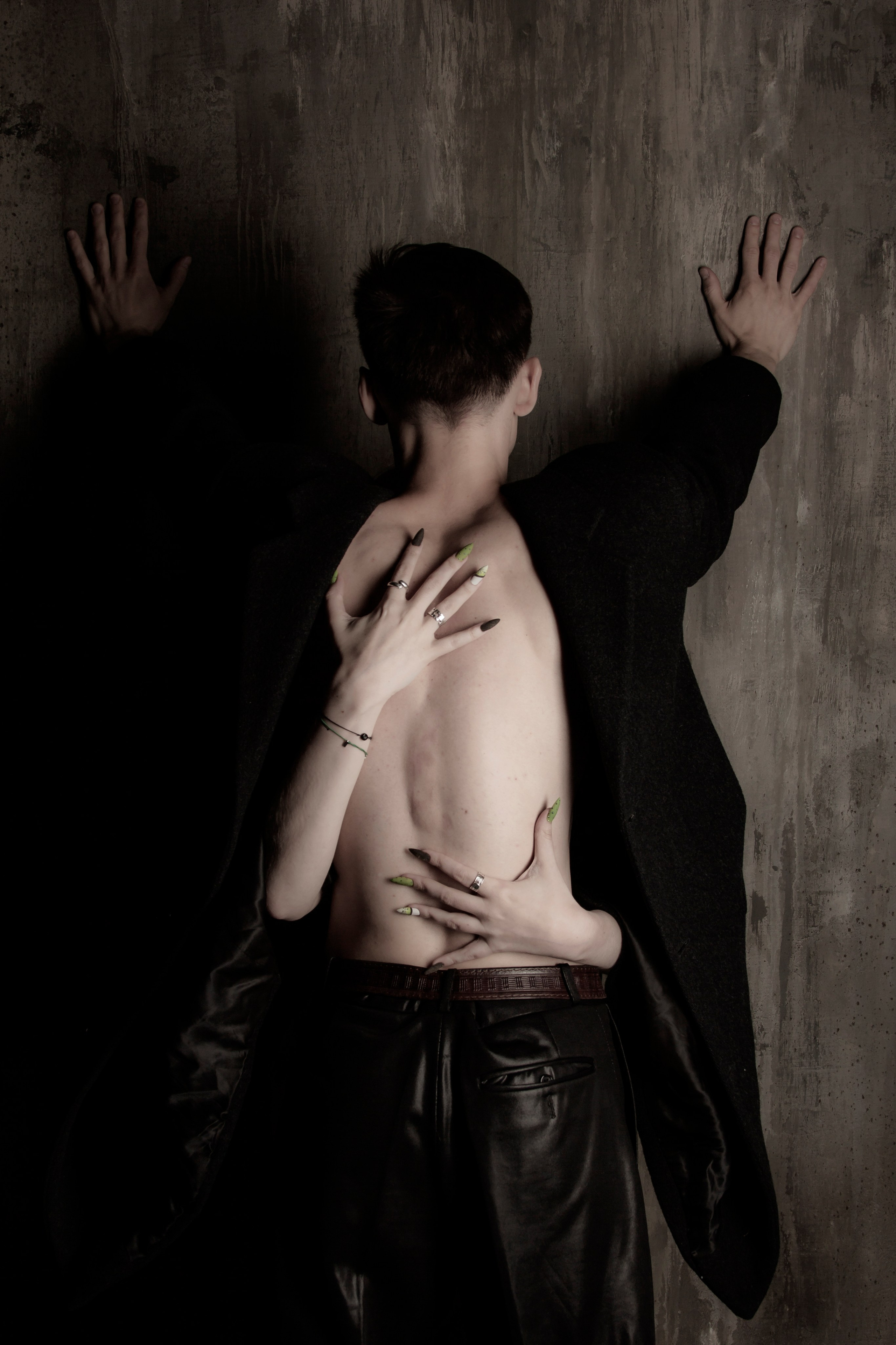 Фотосессия «Черное пальто». Портретный фотограф в Москве и Московской области Гнутиков Сергей