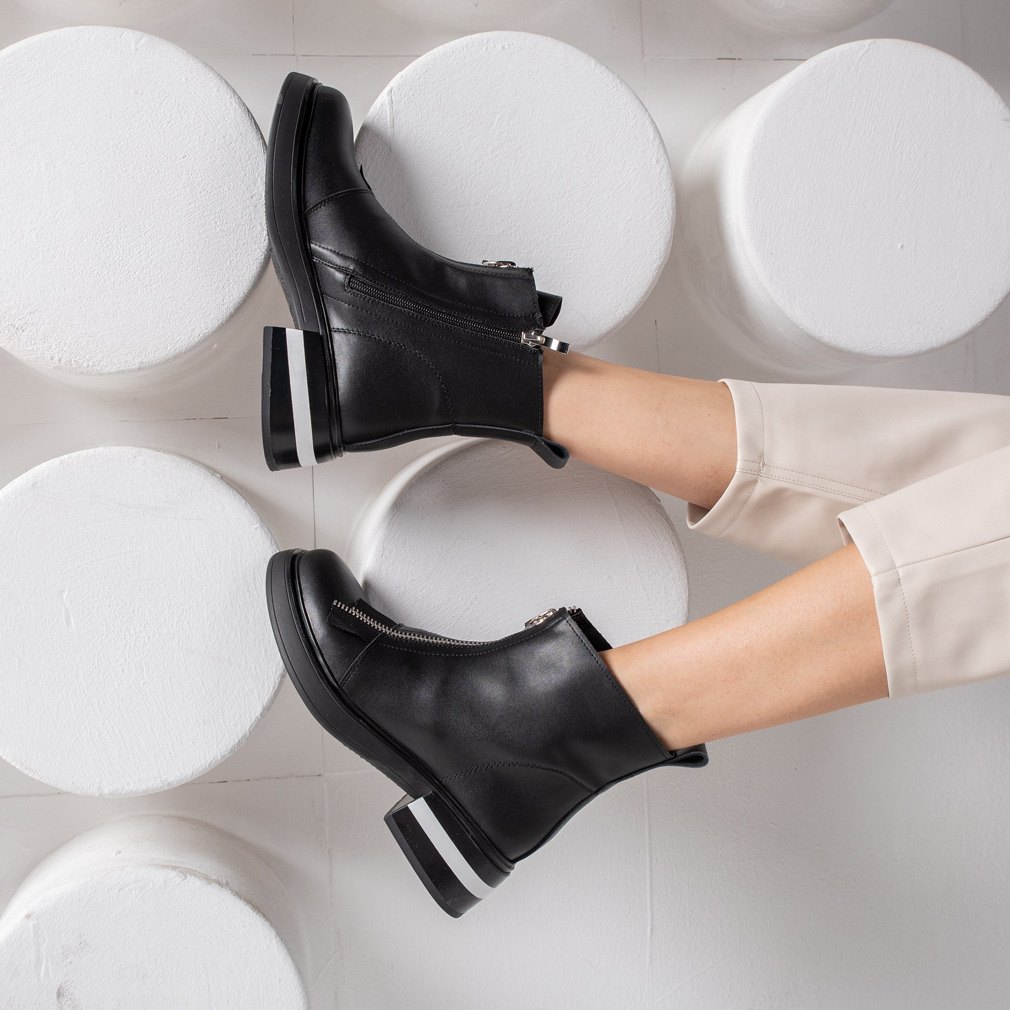 Обувь на модели. Фотограф Юлия Зимина