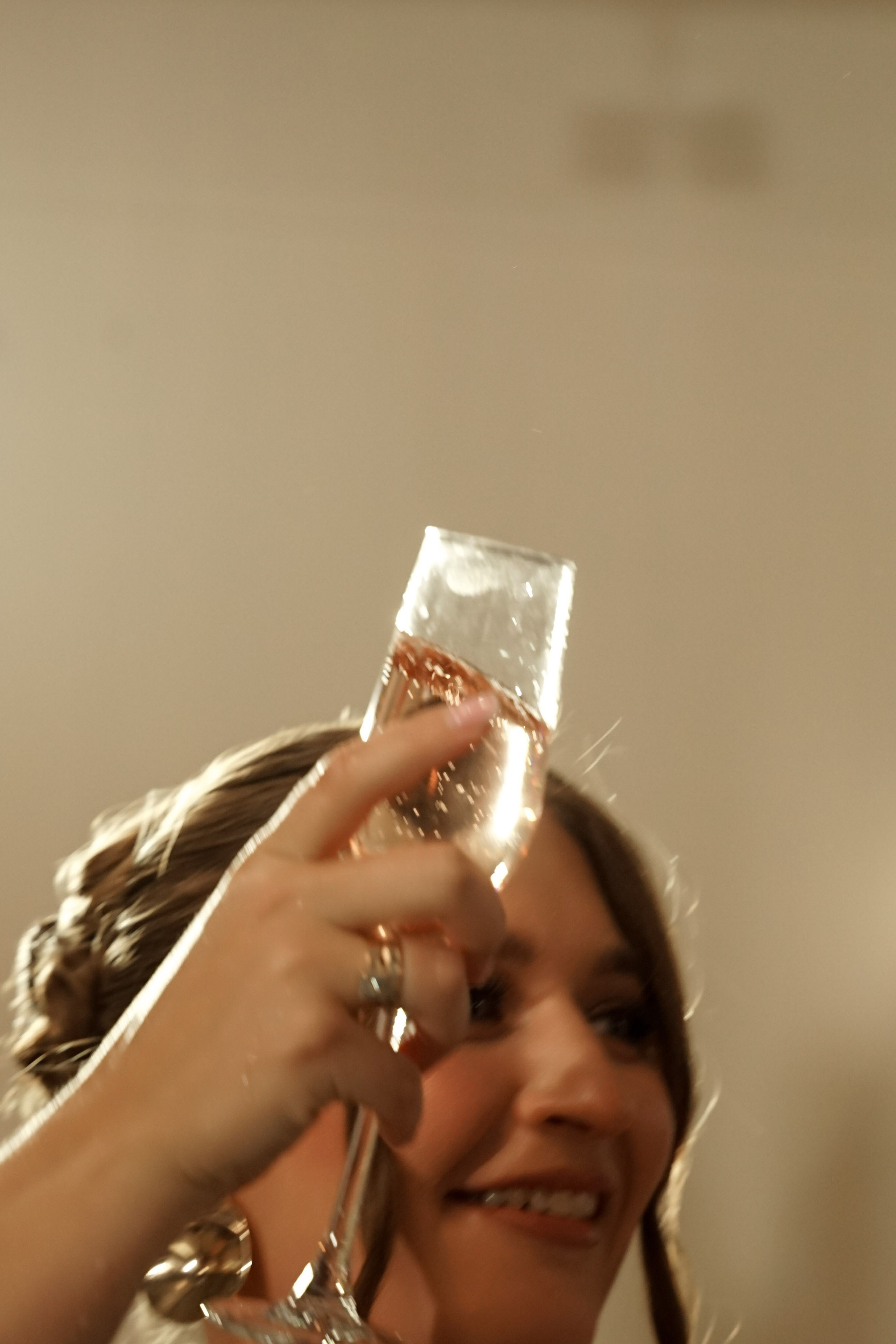 Кристина и Андрей: лавстори в гостинице и динамичный банкет. Фотограф в Иркутске