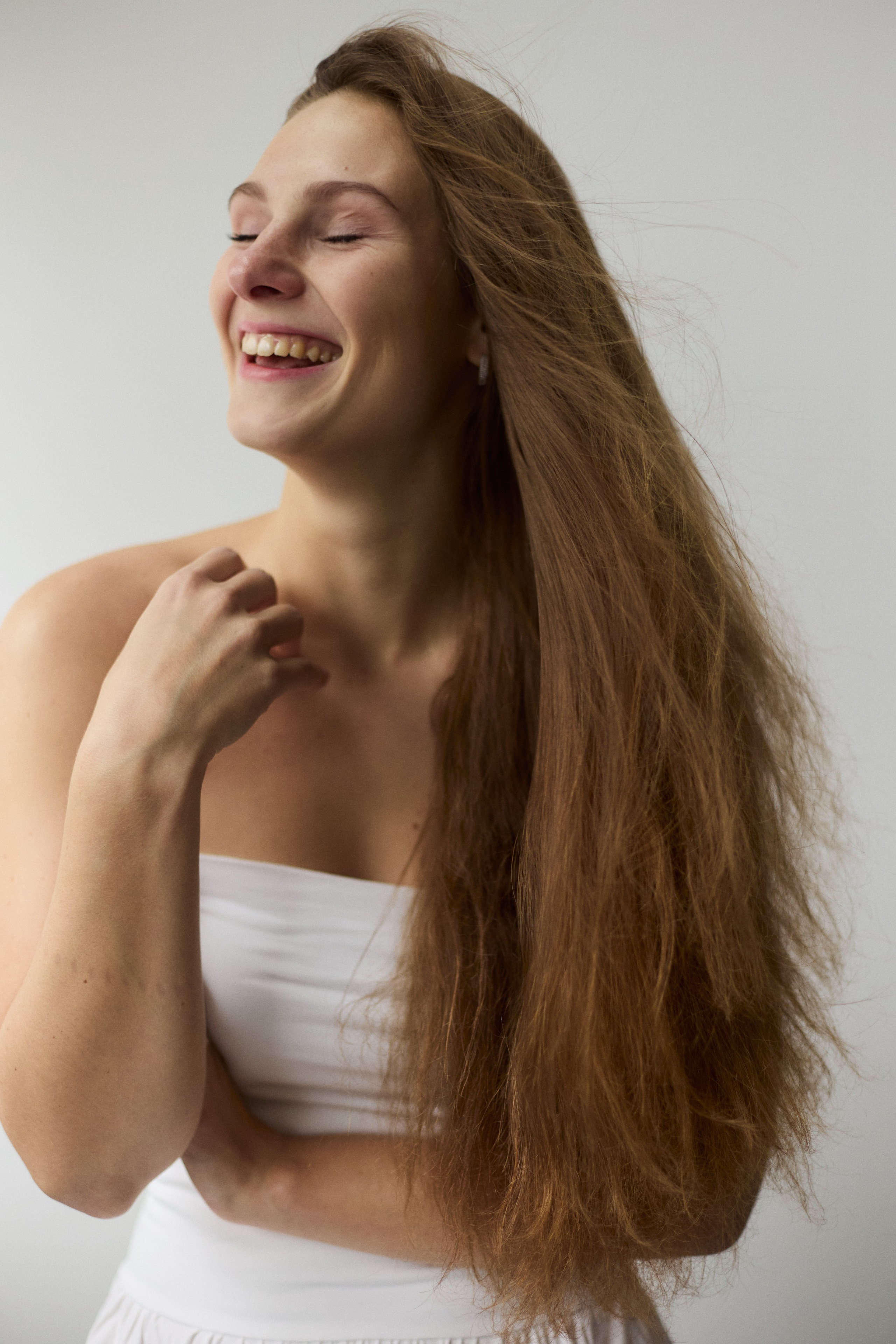 актерское портфолио для молодой девушки в студии, портретная фотосессия