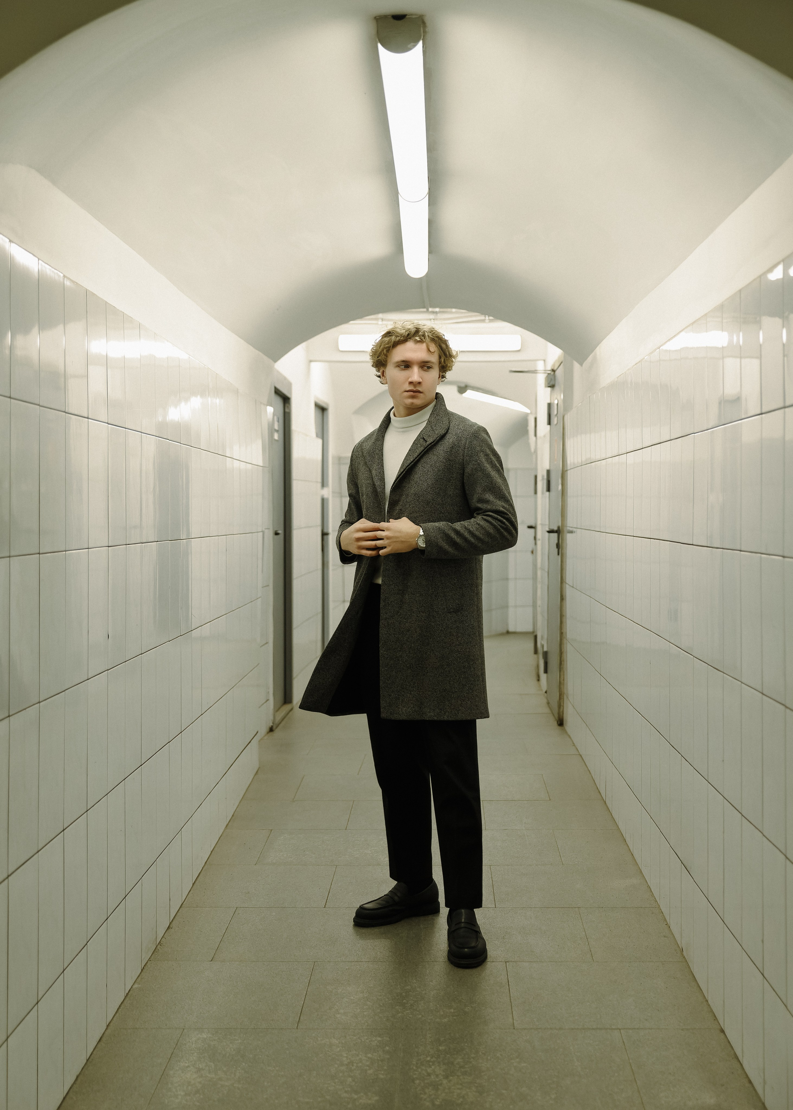 Вадим — фотосессия в метро. Свадебный и портретный фотограф в Санкт-Петербурге Анна Демьянова