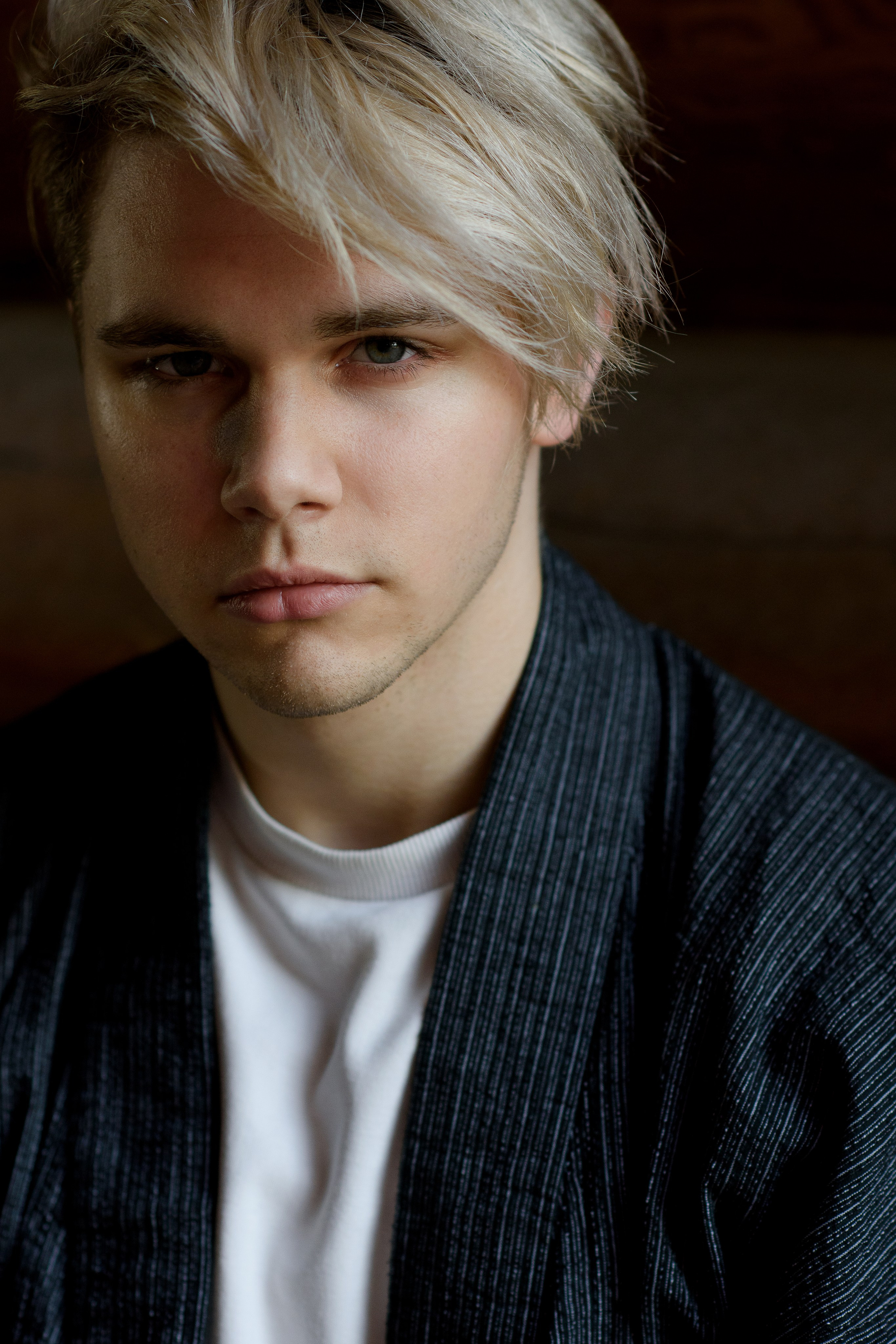 Фотосессия подростка в темном ключе. Главная