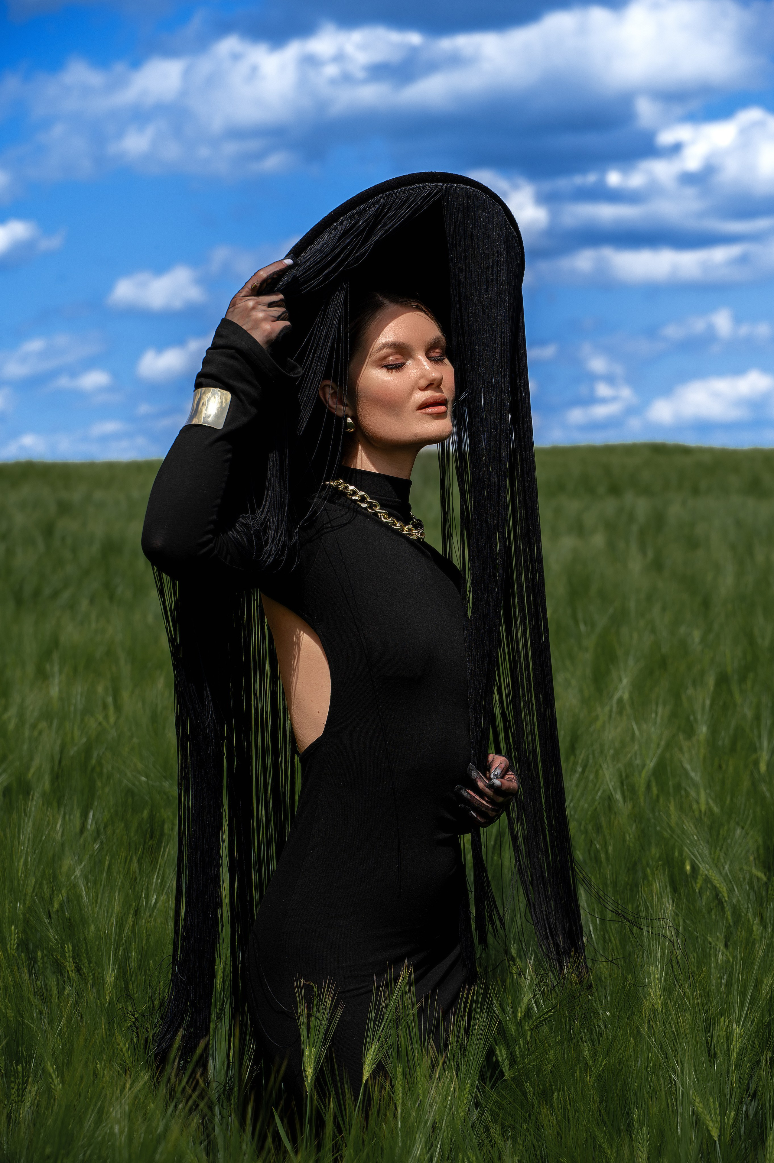 фотограф беларусь, индивидуальная фотосессия, съемка со стилизацией образа, фотограф Минск, женская фтосессия, портрет, съемка в поле, стильная съемка, фотосессия с готовым образом, как найти фотографа, фотограф Ольга Шаповалова. фотограф Беларусь, женская фотосессия, прогулочная съемка, стрит фотосессия, съемка с готовым образом 