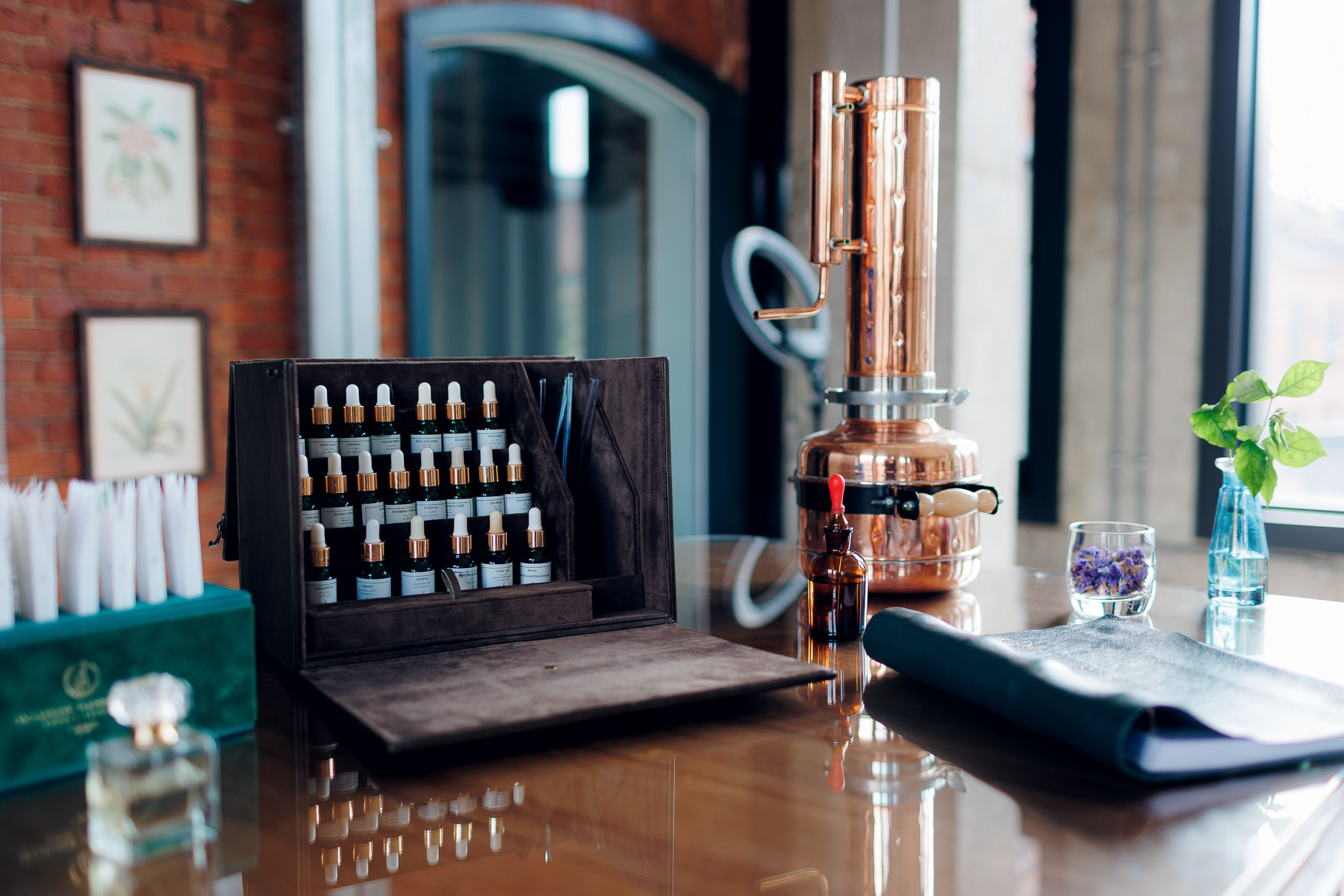 Мастер-класс в Академии парфюмерии Дениса Леонова. Алексей Соколов. Фотограф. Санкт-Петербург