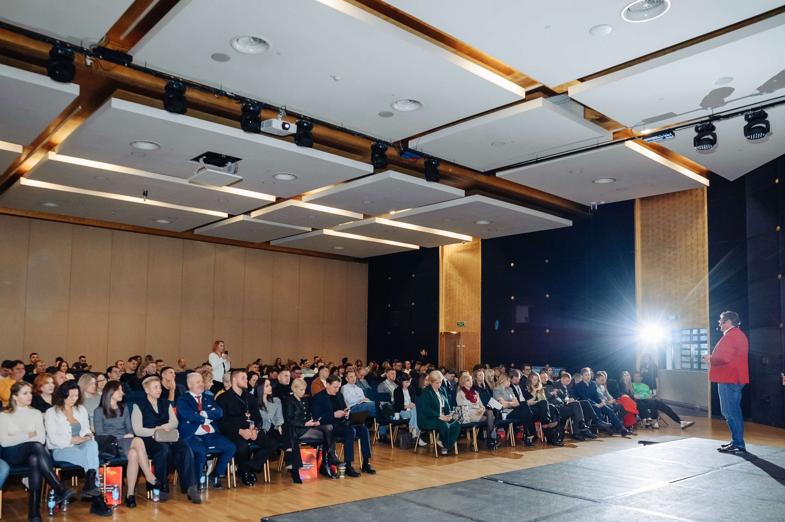 Бизнес-конференция. Фотограф в Екатеринбурге Артём Зайнетдинов
