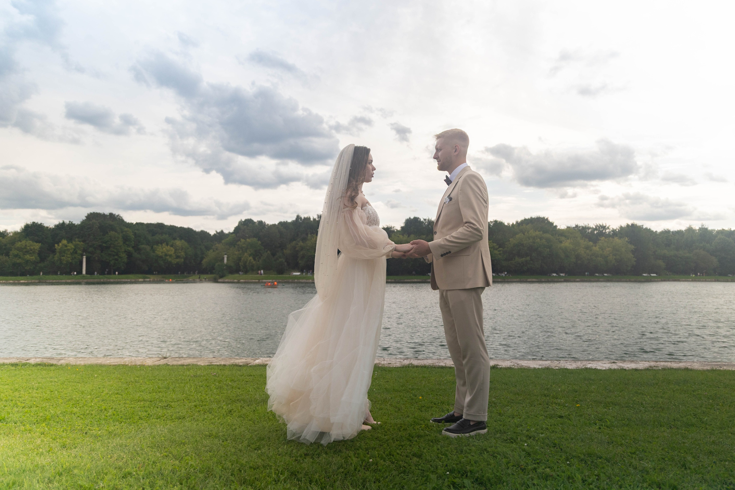 Свадебная фотосессия свадебный фотограф Татьяна Марсуверских свадебная фотопрогулка Москва Жуковский. Фотограф для маркетплейсов, фотоуслуги в Жуковском Татьяна Марсуверских